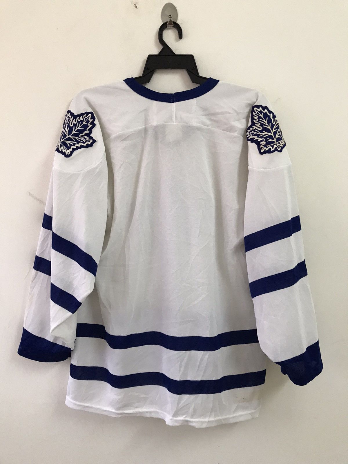 Ccm Rare Ccm 90s Toronto Maple leafs NHL jersey Size Medium Size US M / EU 48-50 / 2 - 6 Thumbnail