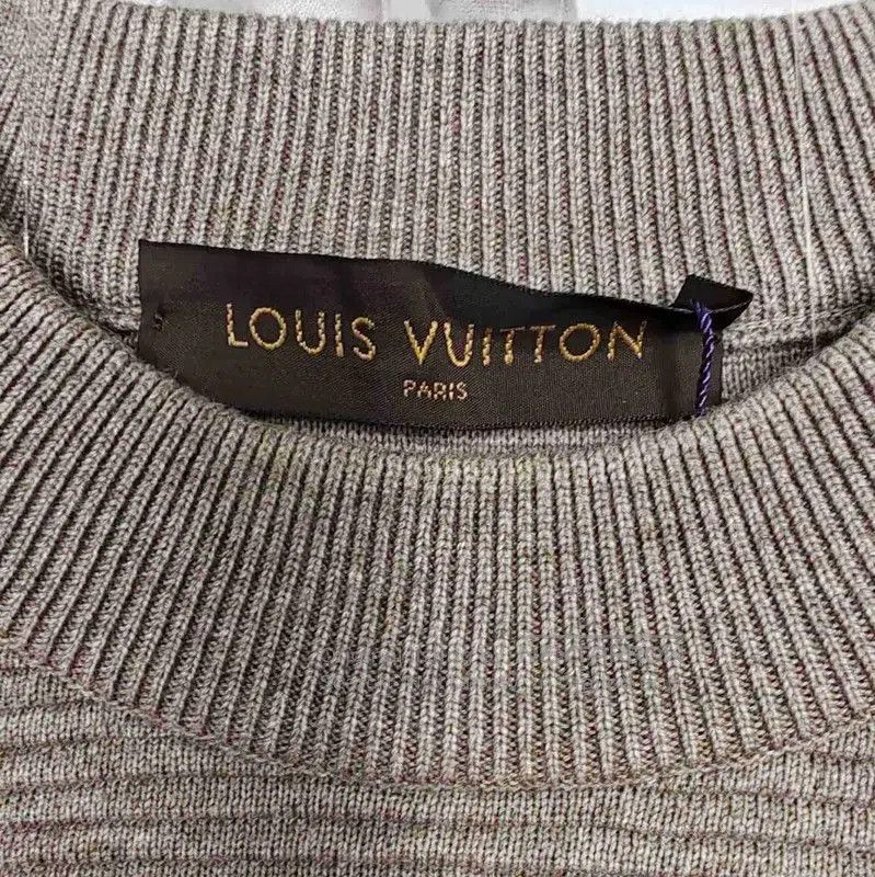 Louis Vuitton Louis Vuitton Men's Gray Knit Sweater . Size US M / EU 48-50 / 2 - 3 Thumbnail
