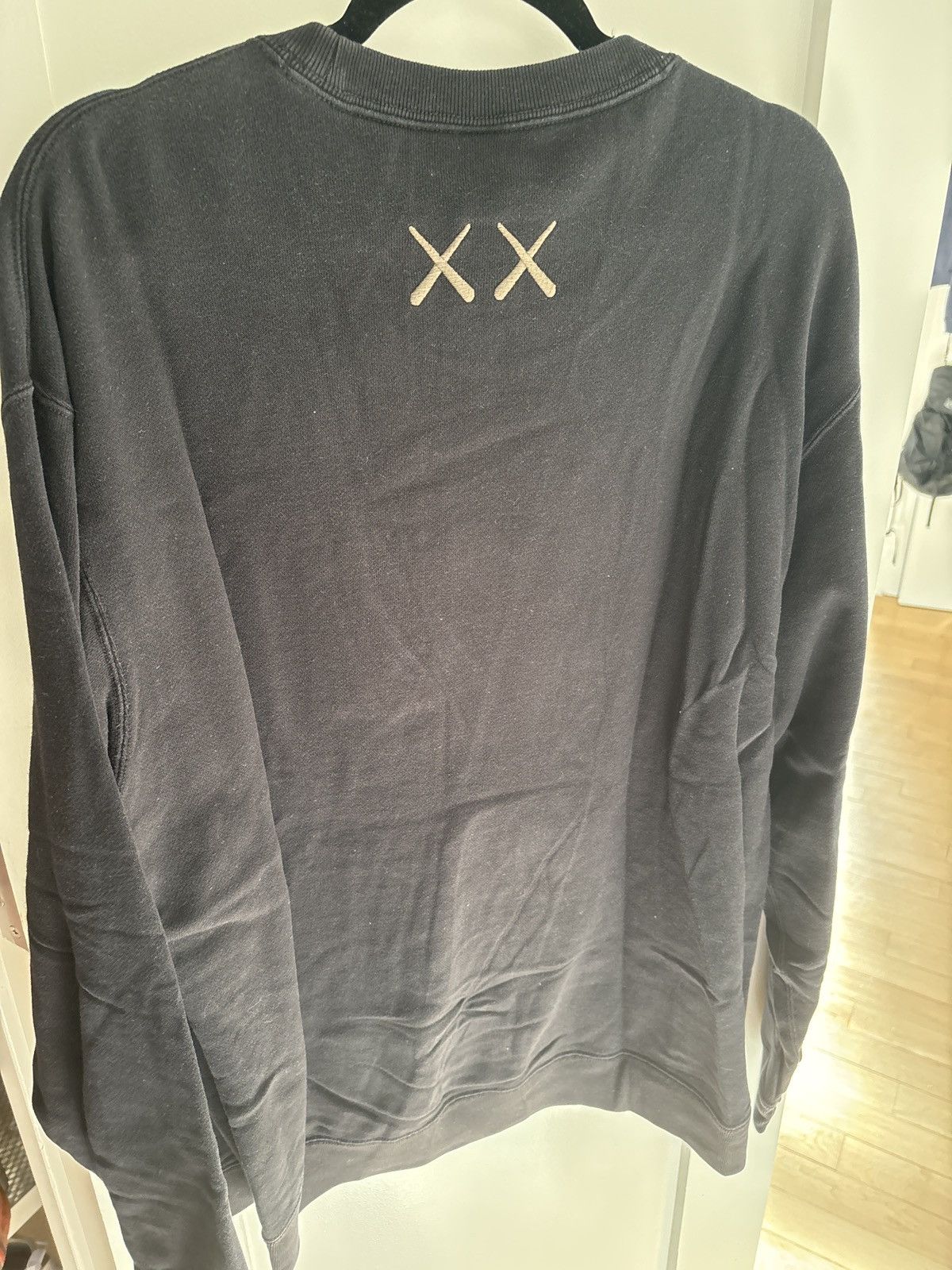Uniqlo Uniqlo Kaws Crewneck Black Size US XL / EU 56 / 4 - 1 Thumbnail