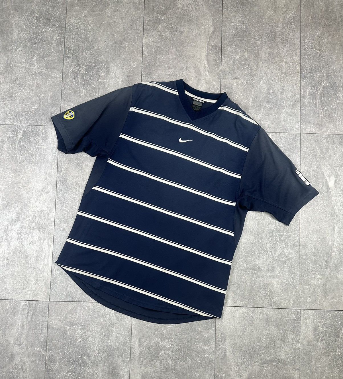 Nike Nike Leeds United Training Football Soccer Jersey 2002/03 Size US L / EU 52-54 / 3 - 1 Thumbnail