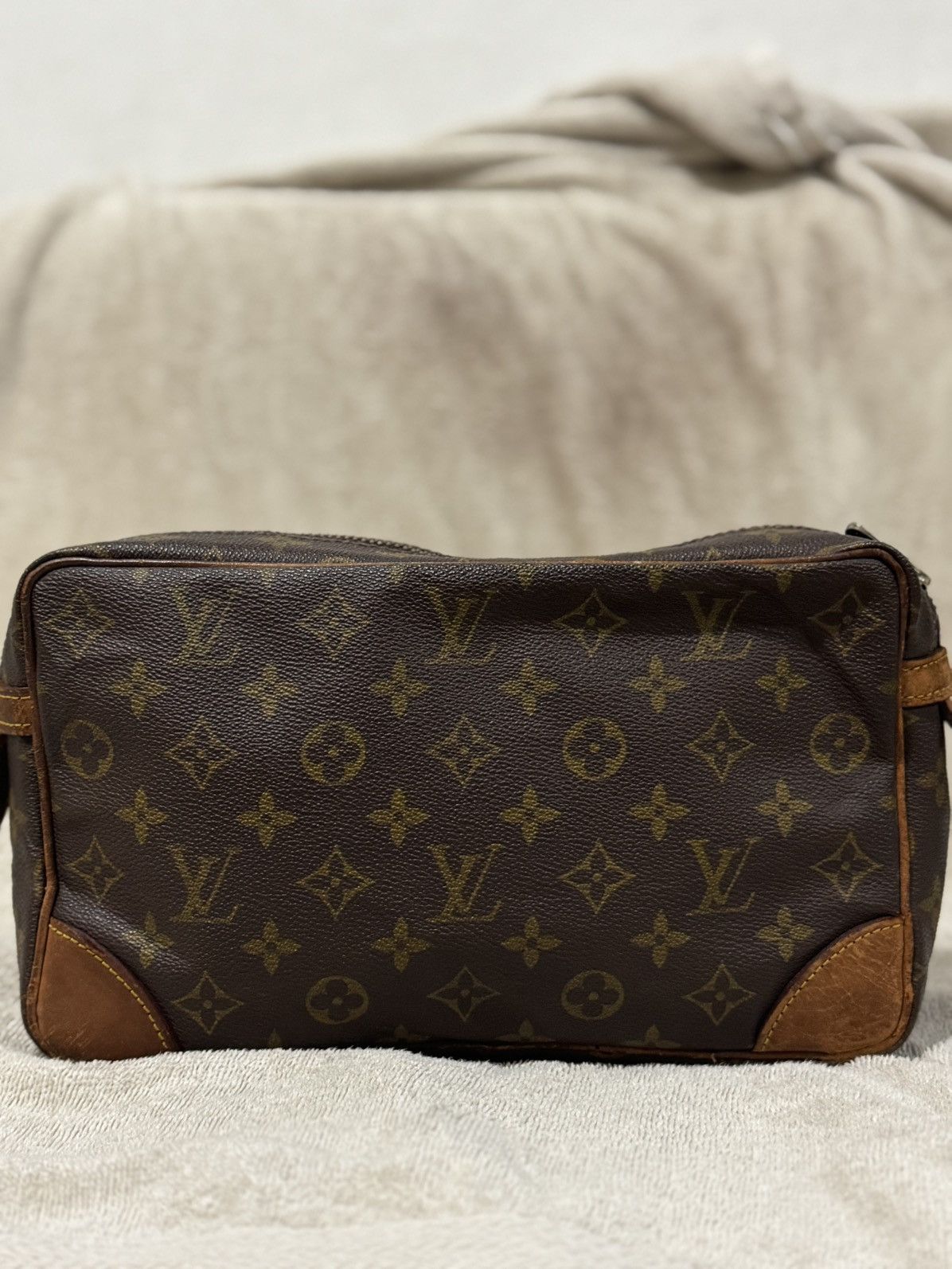 Vintage Louis Vuitton Vintage 1984 Monogram Compiegne Clutch Bag Size ONE SIZE - 9 Thumbnail