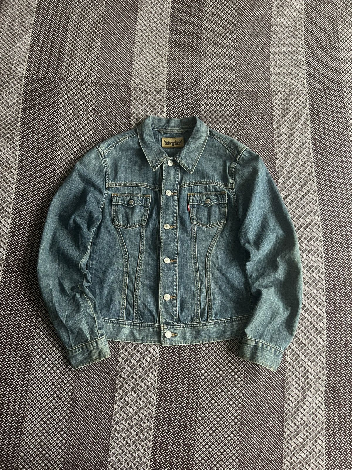 Levi's Vintage Levis Denim Y2K Jeans Jacket 90s Faded Washed Size M Size M / US 6-8 / IT 42-44 - 1 Thumbnail