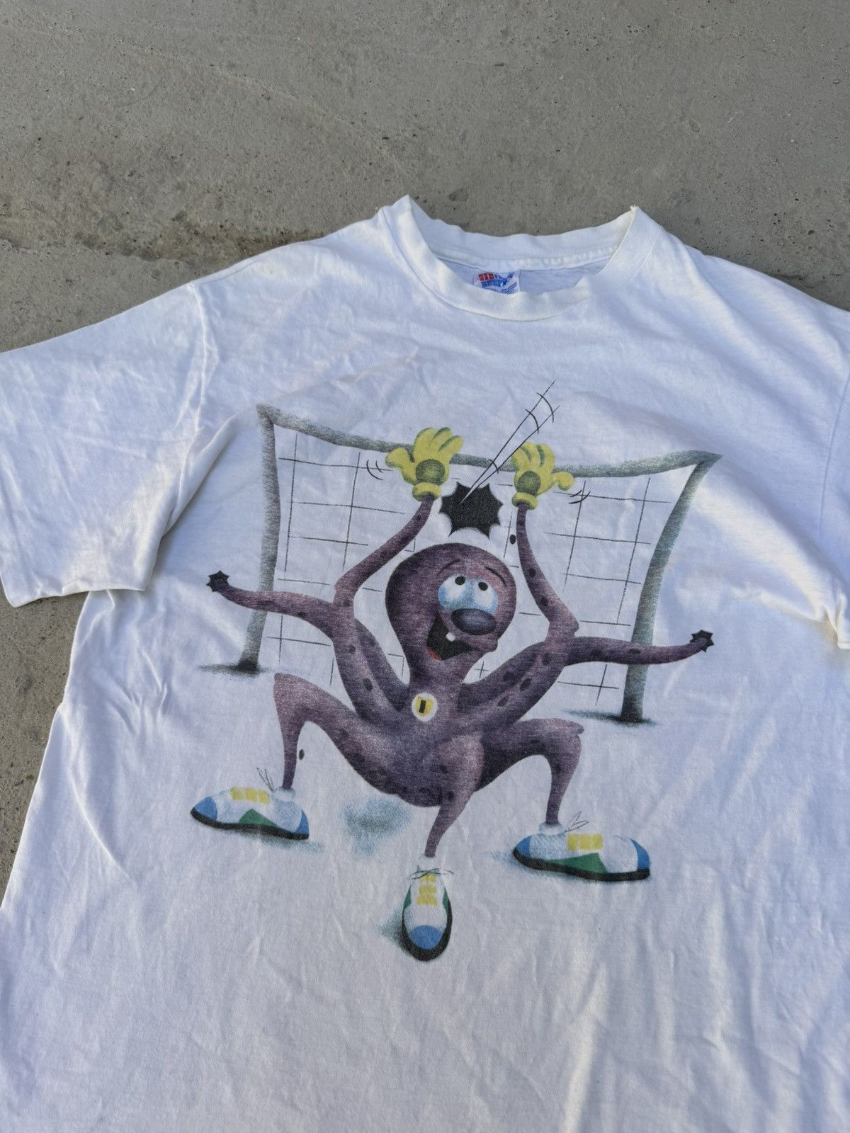 Band Tees VINTAGE OCTOPUS FOOTBALL TEE Size US XL / EU 56 / 4 - 3 Thumbnail