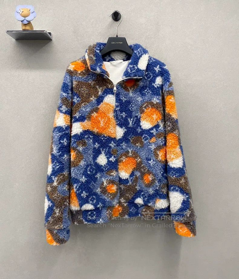Louis Vuitton Louis Vuitton Colourful full-print logo lamb jacket Size US L / EU 52-54 / 3 - 1 Thumbnail