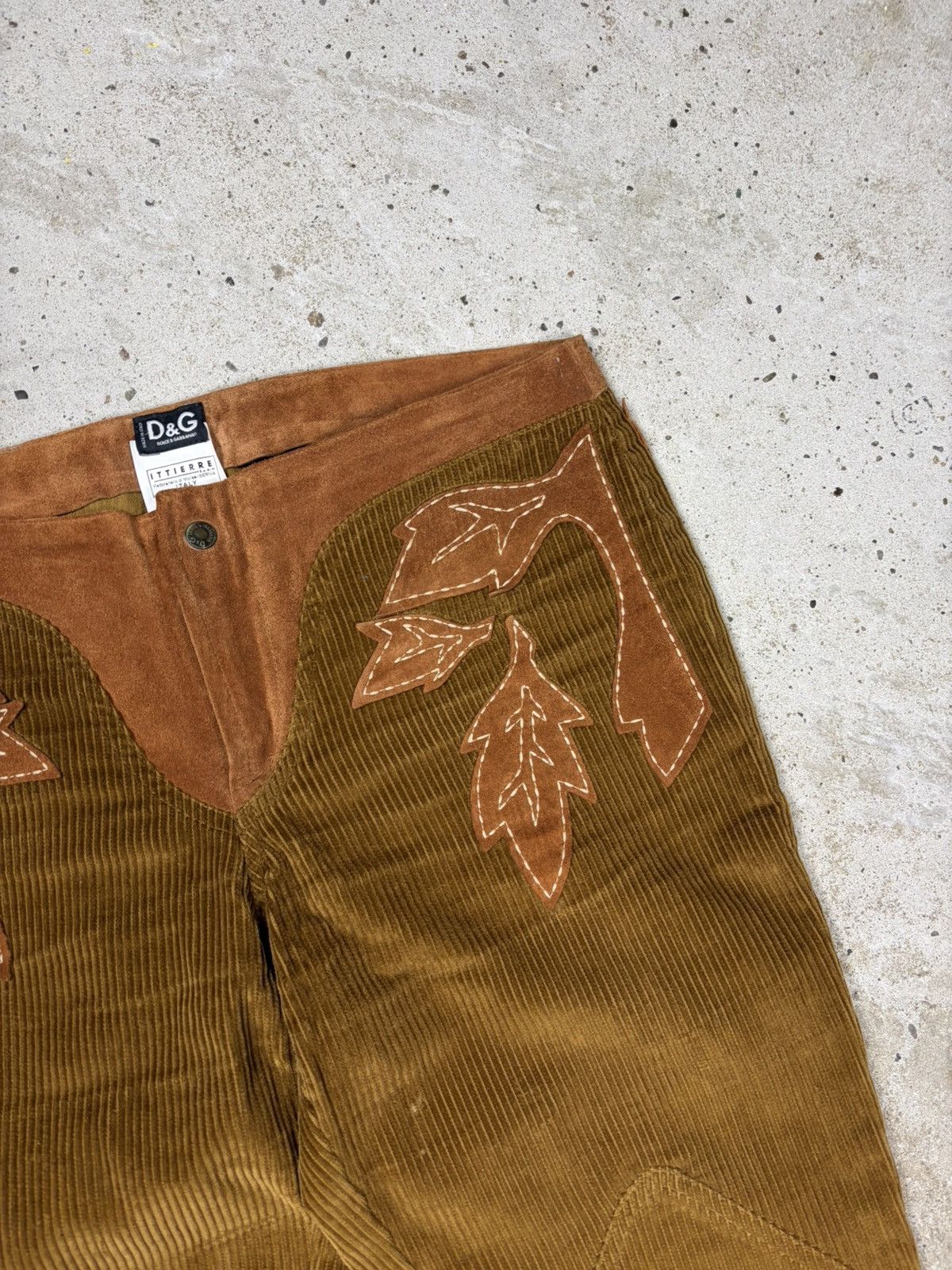 Dolce & Gabbana 2000s Dolce & Gabbana Corduroy Bootcut Pants Suede Leaves Size 30" / US 8 / IT 44 - 9 Thumbnail