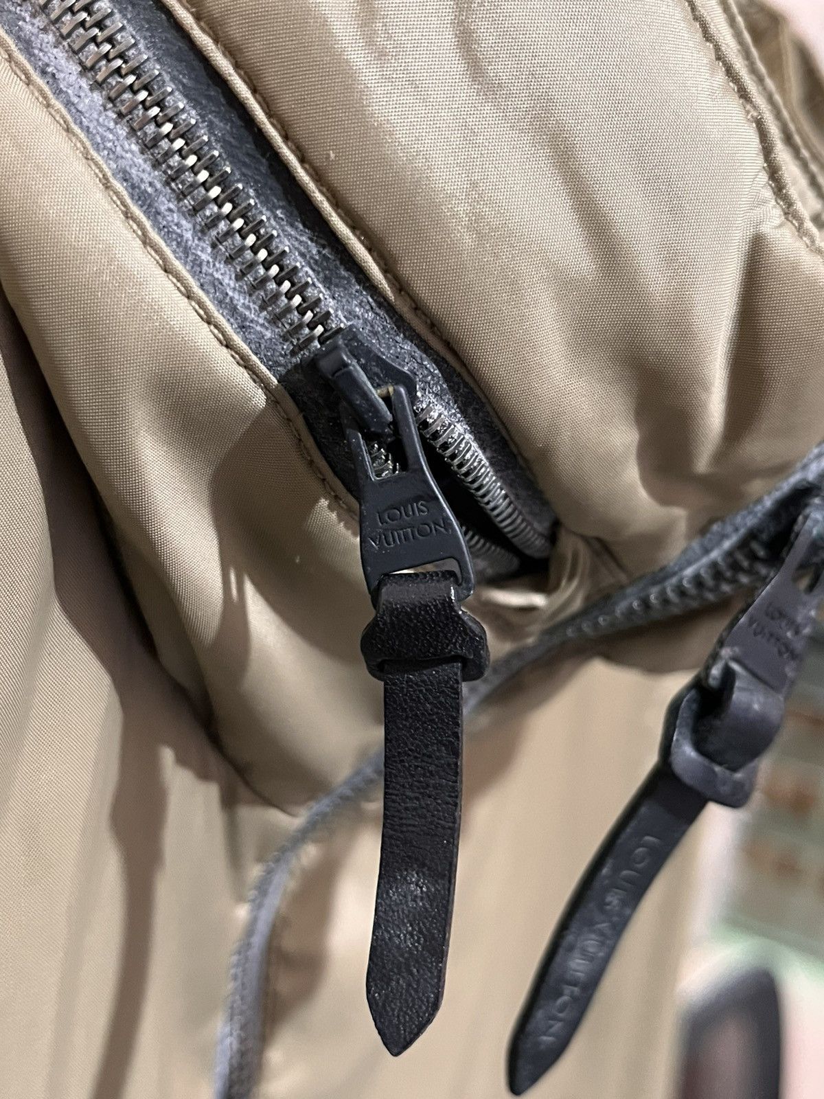Louis Vuitton Louis Vuitton - Assymetrical Zipper - Technical Jacket Size US M / EU 48-50 / 2 - 20 Thumbnail