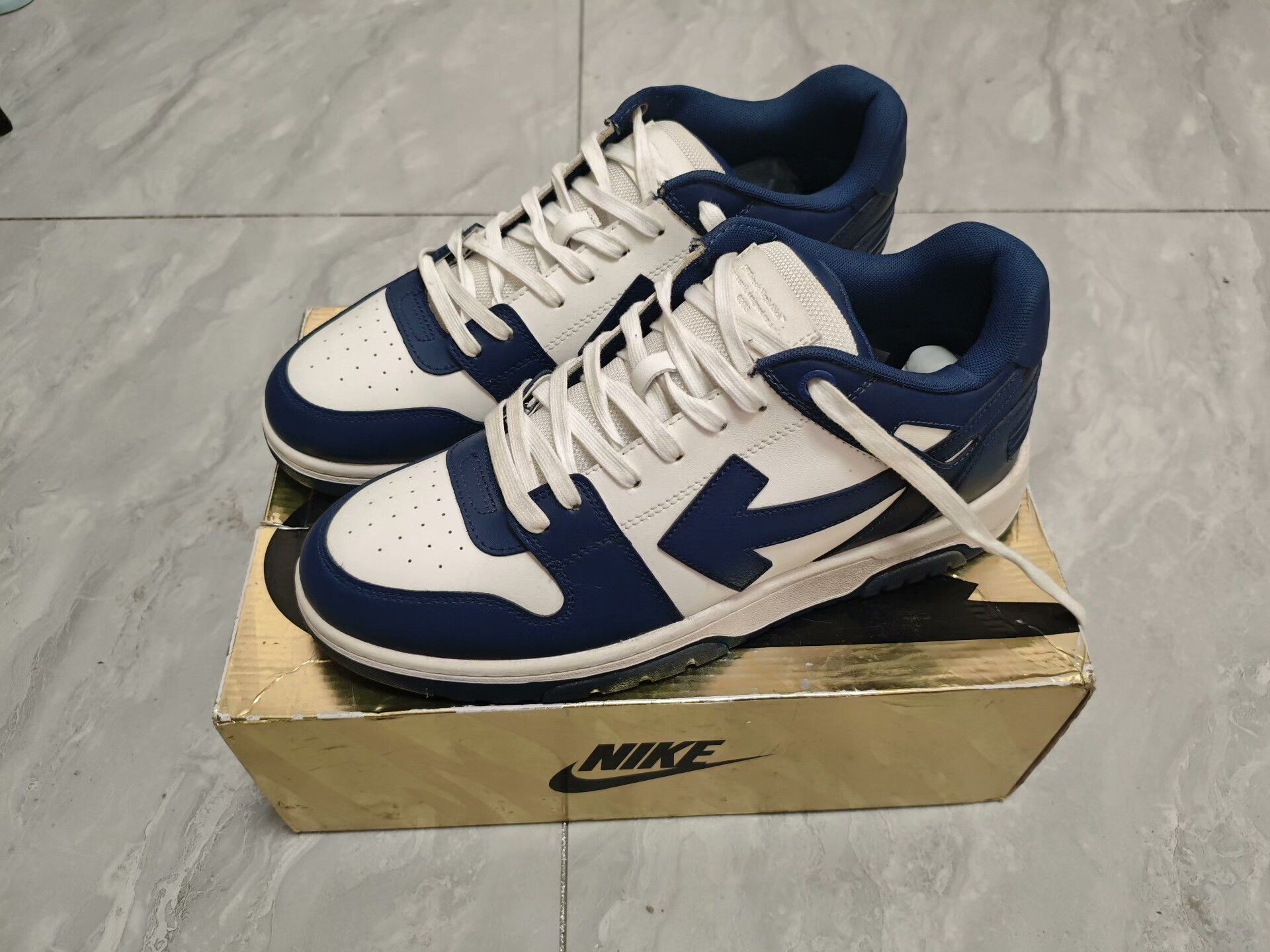 Off-White Off-White Leather Blue Lowtop Sneakers 14 Men Size US 14 / EU 47 - 1 Thumbnail