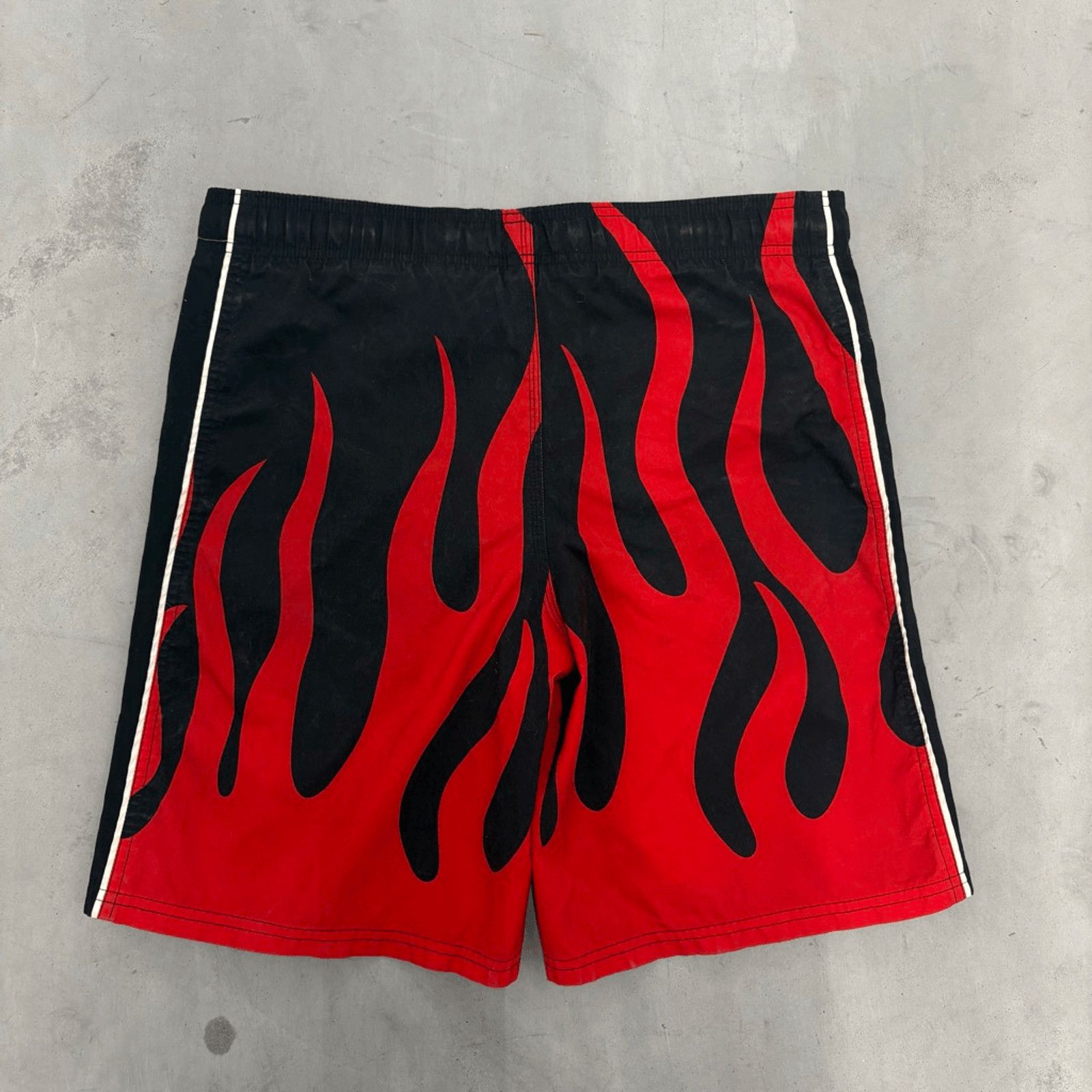 Nike Vintage Y2K Nike Silver Tag Flame Adjustable Shorts Size US 33 - 2 Thumbnail