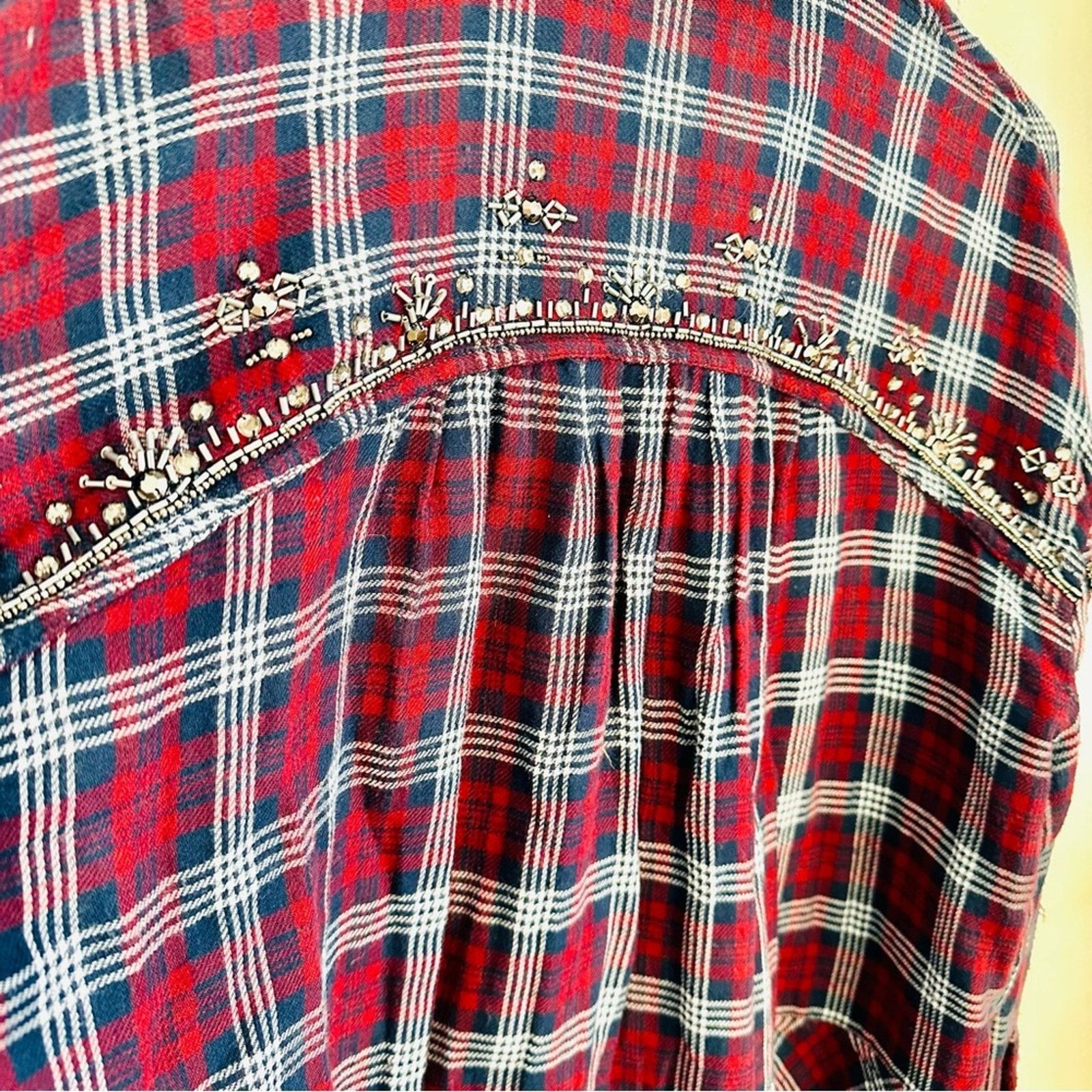Free People FREE PEOPLE Sequin Bead Oversized Red Flannel Plaid Shirt Size XS / US 0-2 / IT 36-38 - 13 Thumbnail