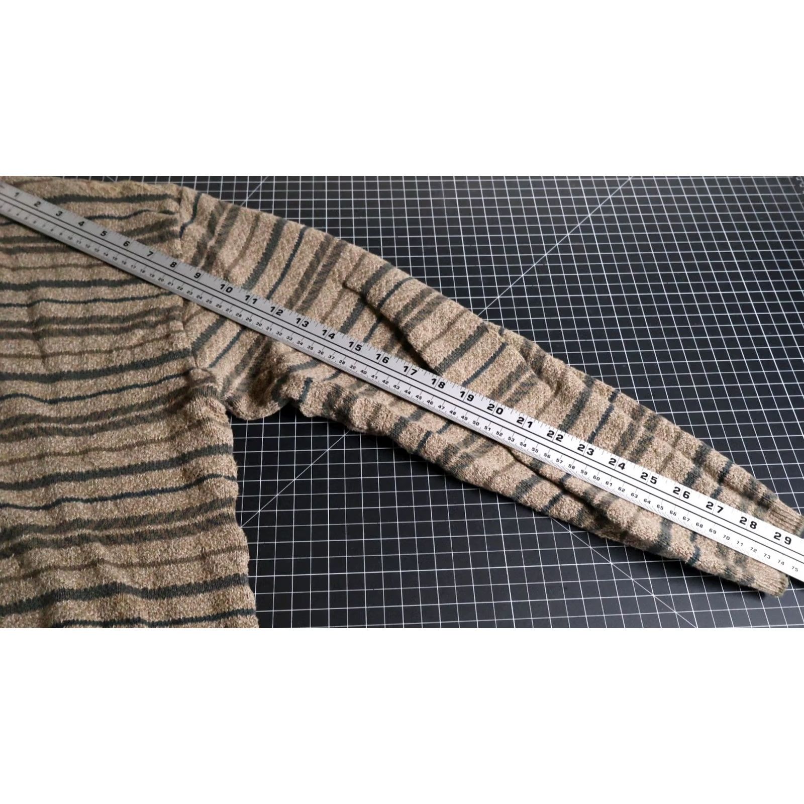 Croft & Barrow 90s Striped Pattern Sweater Mens Large Green Brown V-Neck Chunky-Knit Cotton Knit Preppy Size US L / EU 52-54 / 3 - 7 Thumbnail