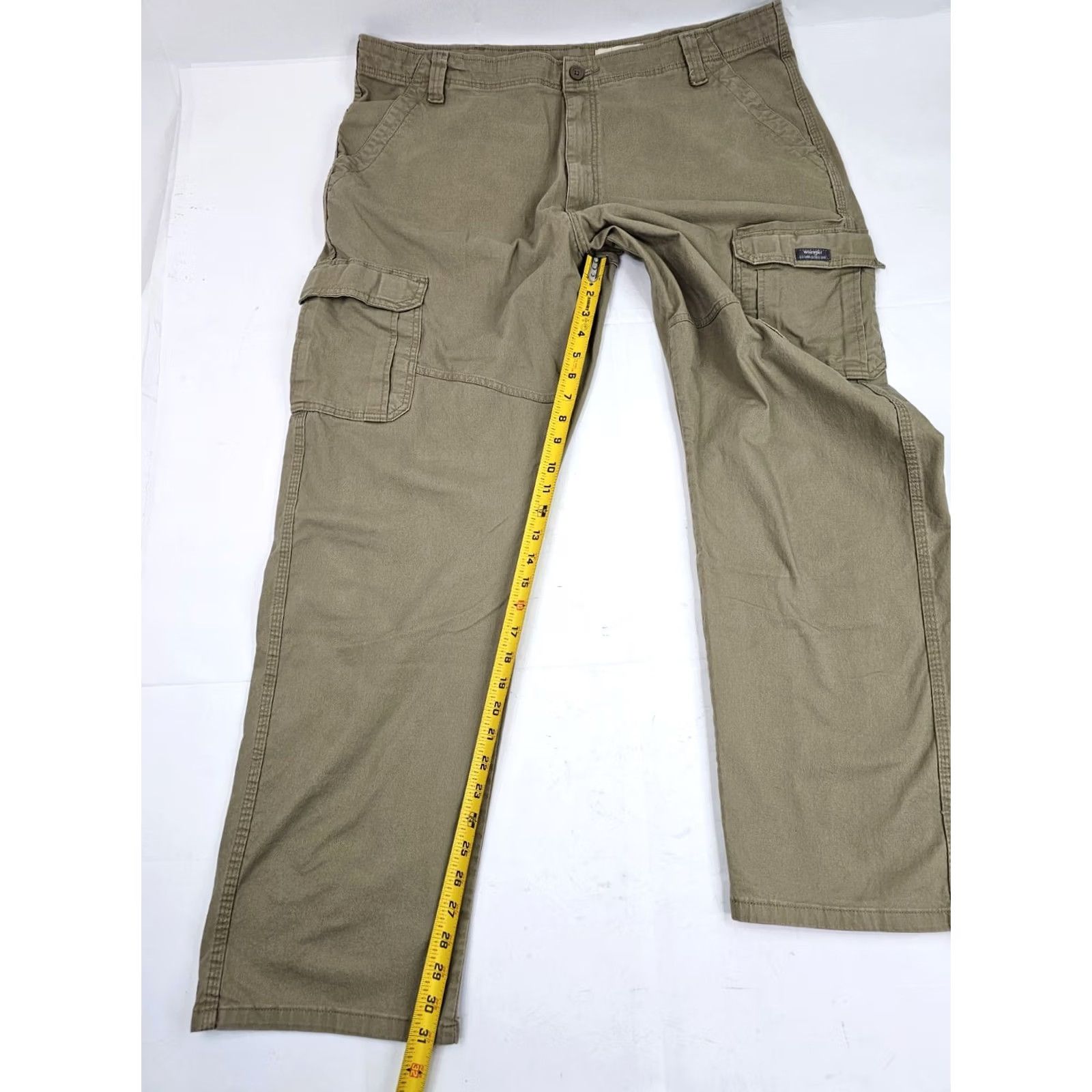 Wrangler Wrangler Relaxed Fit Cargo Stretch Workwear Cotton Pants – Men’s 40x32 (Fits 40x31) Size US 40 / EU 56 - 3 Thumbnail