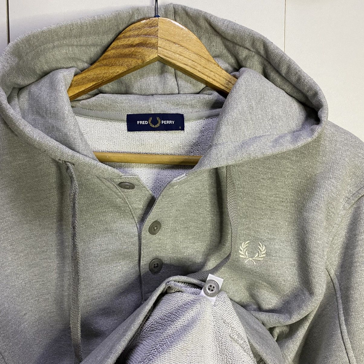 Fred Perry Fred Perry Buttoned Hoodie | Gray Size US S / EU 44-46 / 1 - 3 Thumbnail