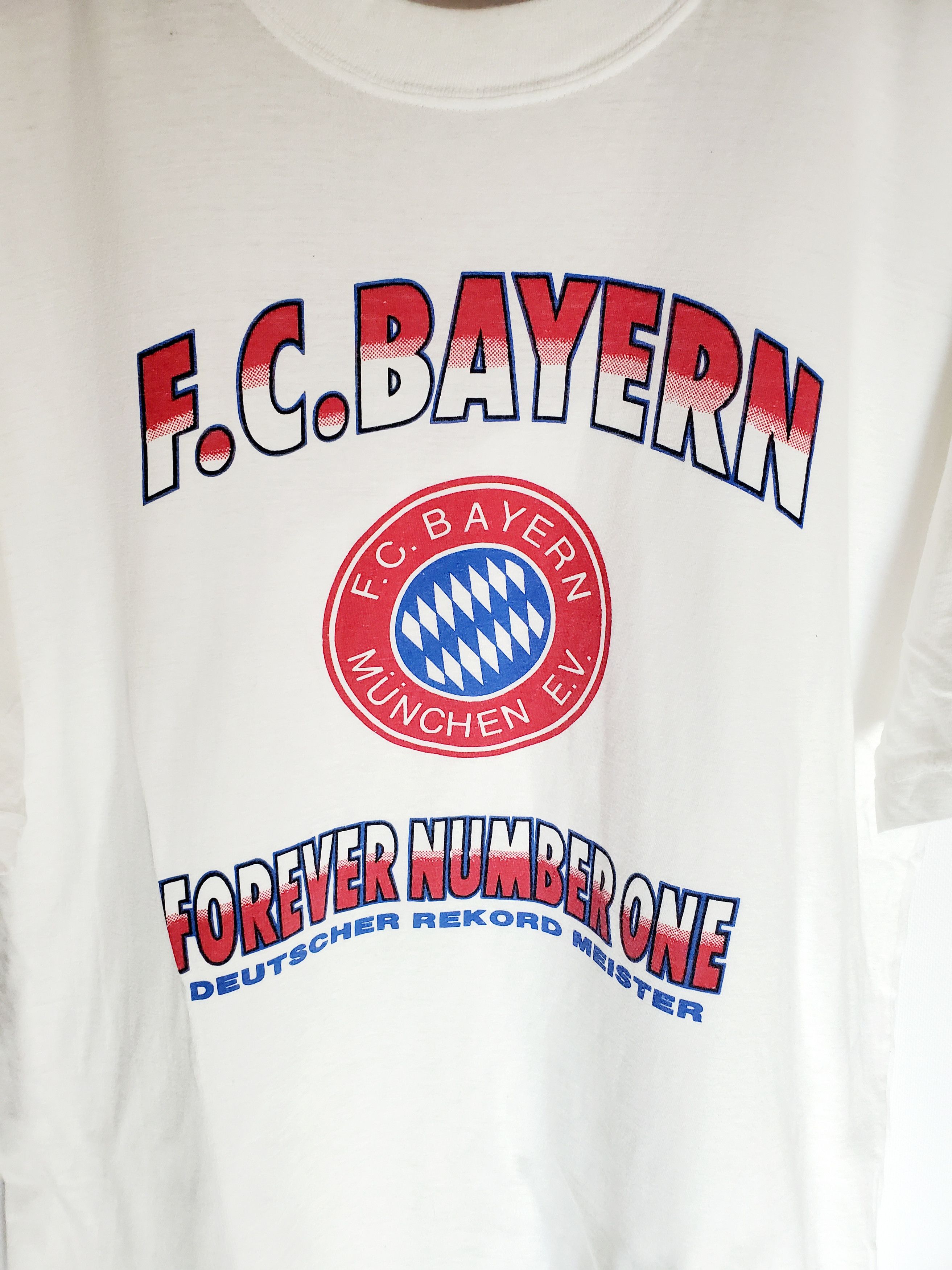 Vintage Vintage 90s F.C . Bayern munchen forever number one Tshirt L Size US L / EU 52-54 / 3 - 2 Thumbnail