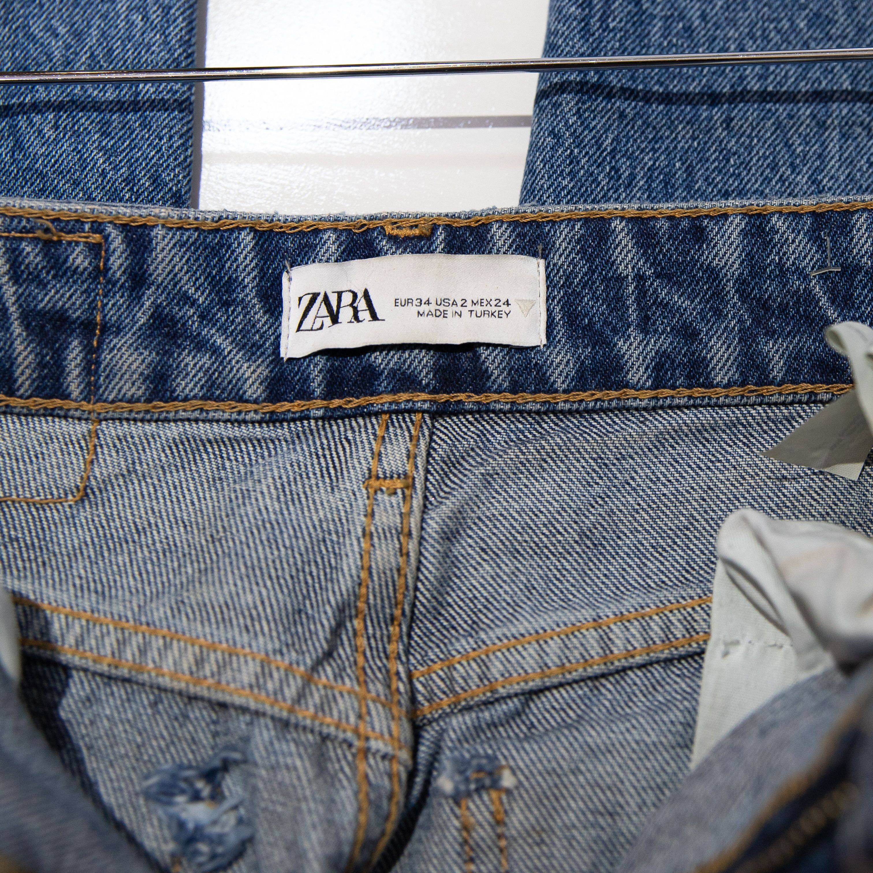 Zara Zara Women's Cotton Flared Leg Distressed Size 26" / US 2 / IT 38 - 2 Thumbnail