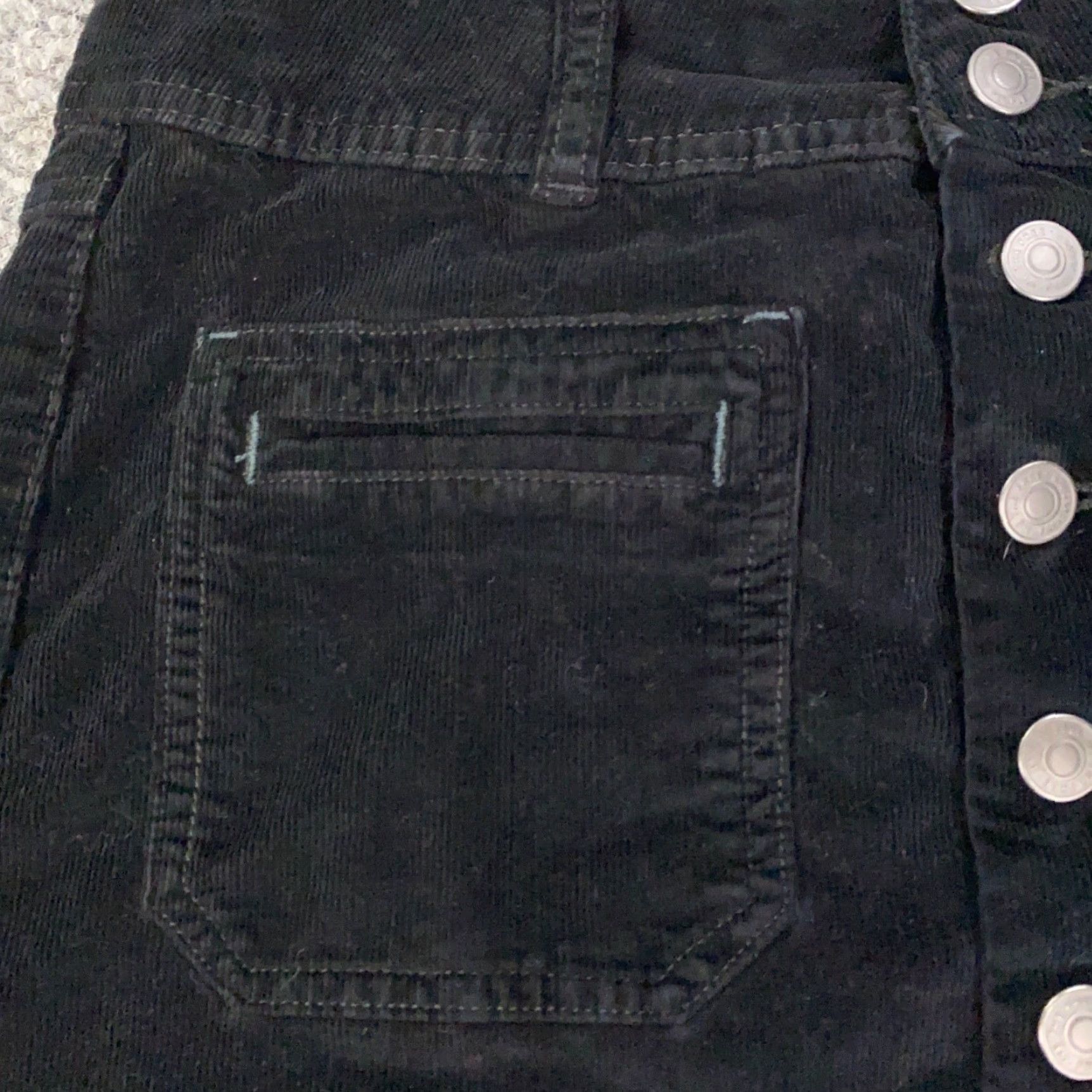 Vintage We The Free Womens Skirt Black Corduroy Pockets Stretch Exposed Button Front Mini Short Size 27" / US 4 / IT 40 - 3 Thumbnail