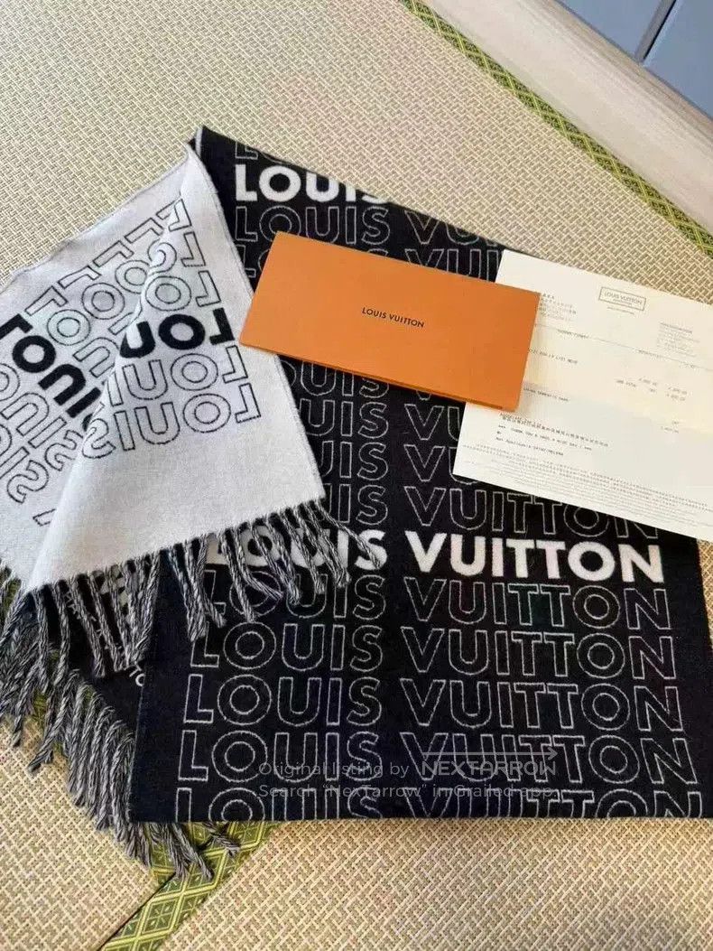 Louis Vuitton Louis Vuitton Logo Print Scarf. Size ONE SIZE - 1 Thumbnail
