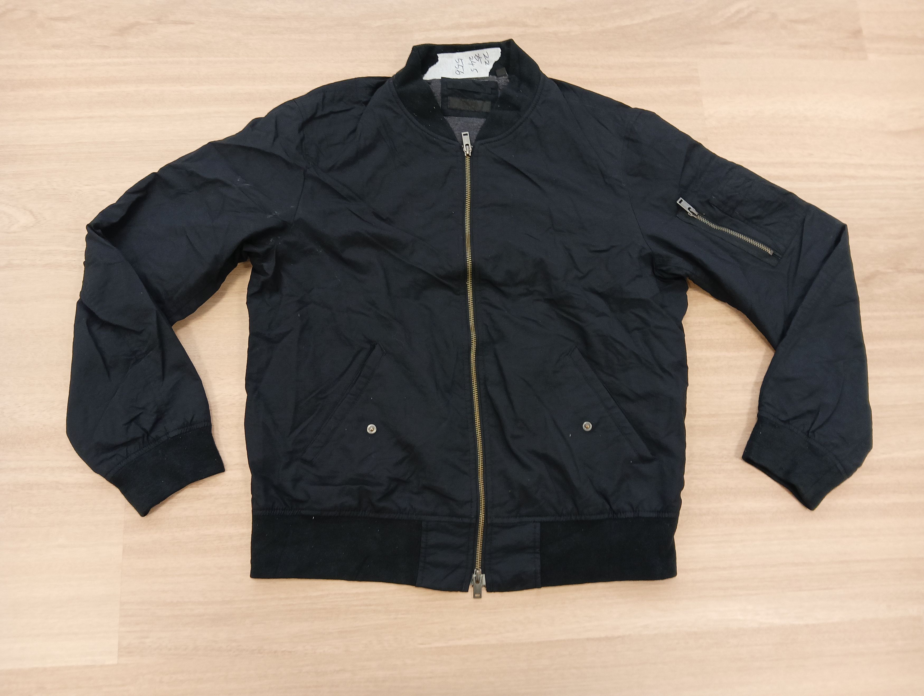 Uniqlo UNIQLO SWEATER BOMBER STYLE L Size US L / EU 52-54 / 3 - 2 Thumbnail