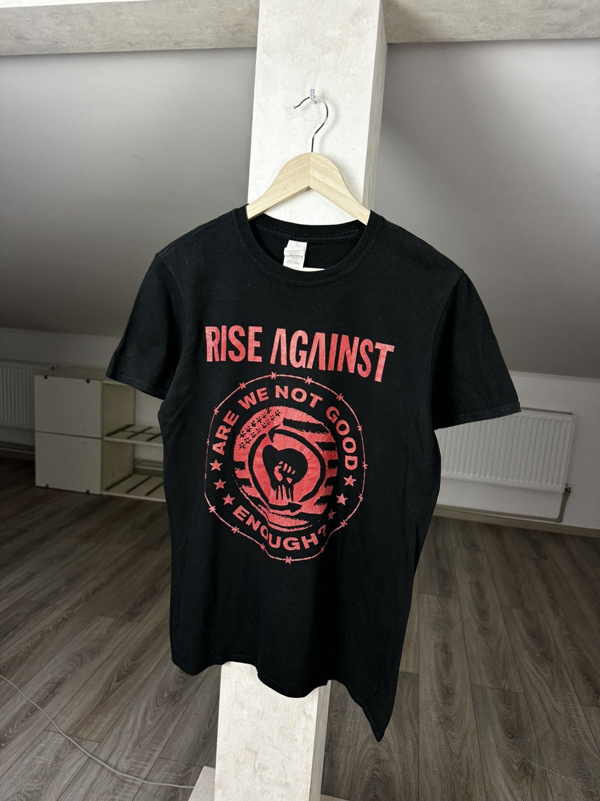 Band Tees Vintage Rise Against T Shirt Graphic Tee Size US M / EU 48-50 / 2 - 1 Thumbnail