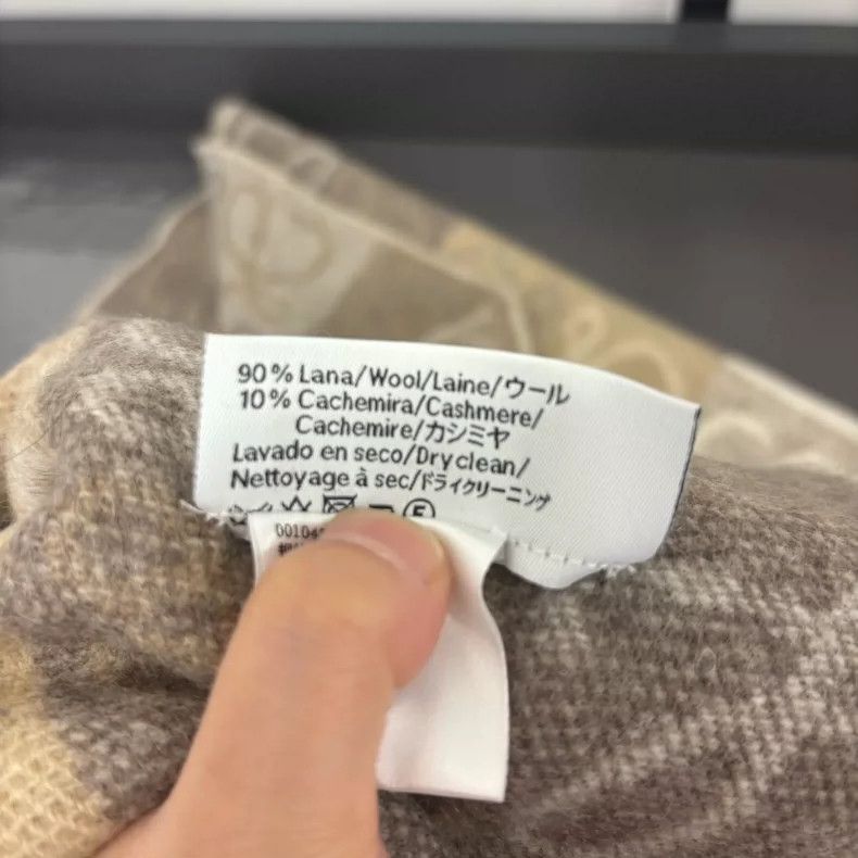 Loewe LOEWE Classic Anagran logo wool scarf in milk tea color ch Size ONE SIZE - 5 Thumbnail