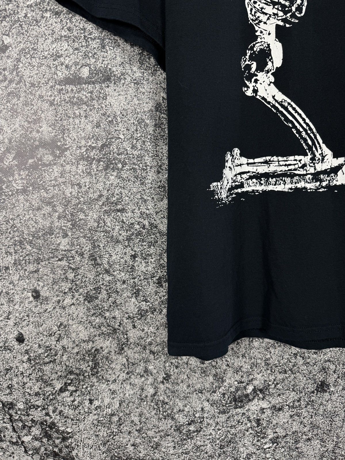 Band Tees Skeleton T-Shirt Praying Graphic Tee Religious Vintage XL Size US XL / EU 56 / 4 - 4 Thumbnail