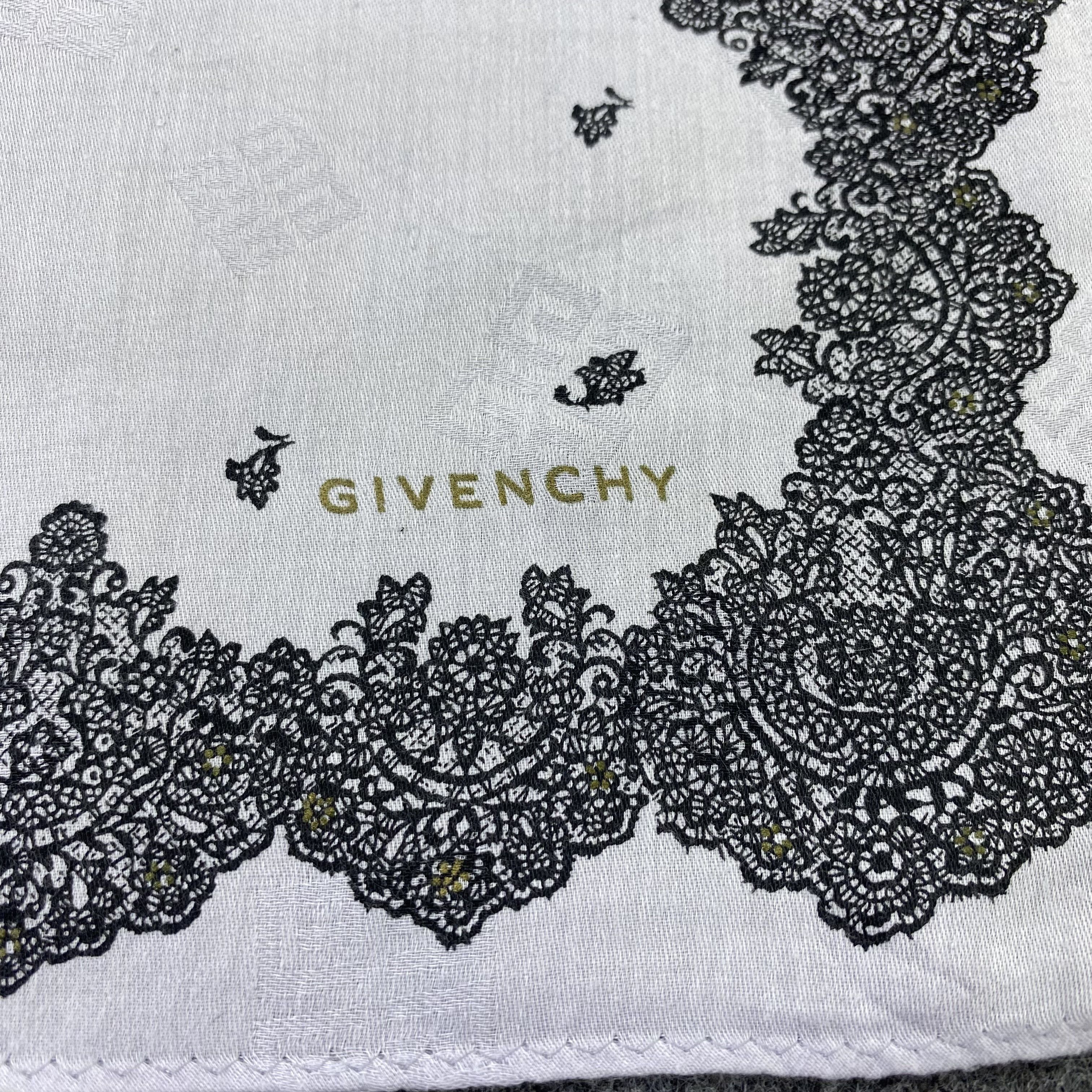 Givenchy Givenchy Handkerchief / Bandana / Neckerchief-B2116 Size ONE SIZE - 7 Thumbnail