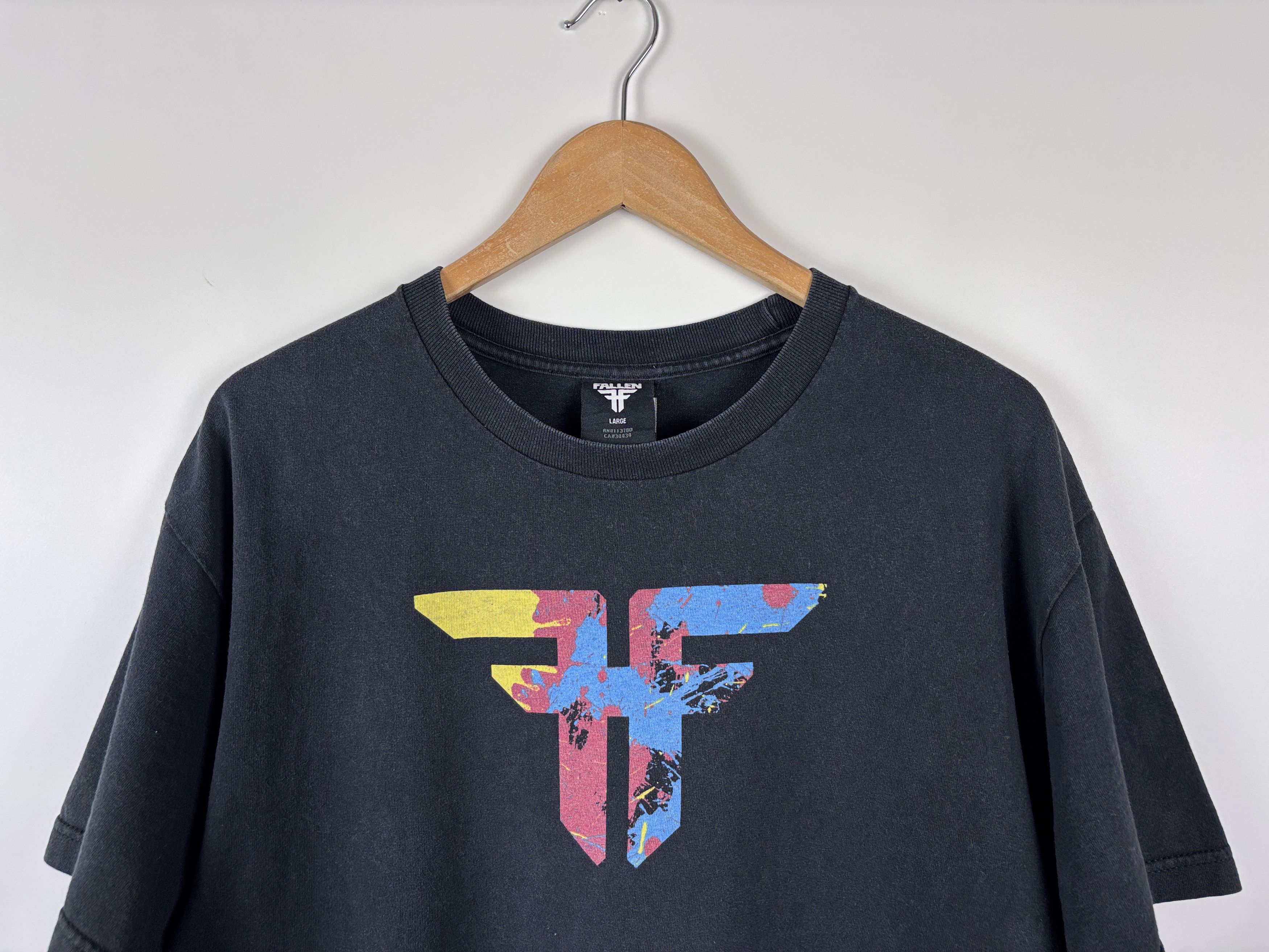 Fallen × Vintage Mens Fallen Skateboard Logo T-Shirt Y2K Black Size L Size US L / EU 52-54 / 3 - 2 Thumbnail
