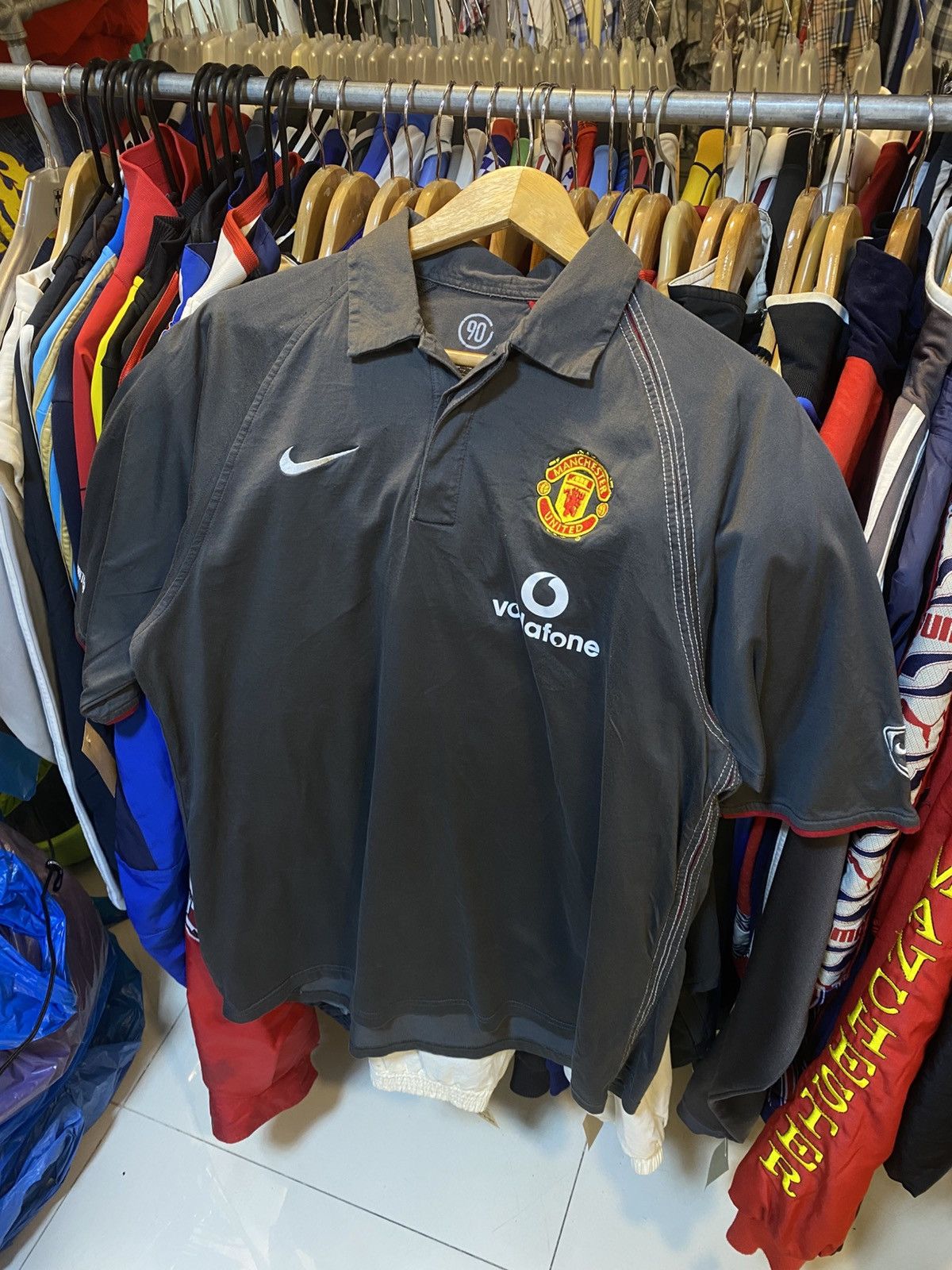Nike Vintage 2004-2005 Manchester United Training Polo Shirt Size US L / EU 52-54 / 3 - 1 Thumbnail