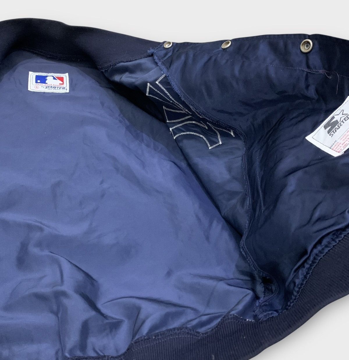 New York Yankees VINTAGE 1980s STARTER NEW YORK YANKEES SATIN JACKET BASEBALL Size US S / EU 44-46 / 1 - 11 Thumbnail