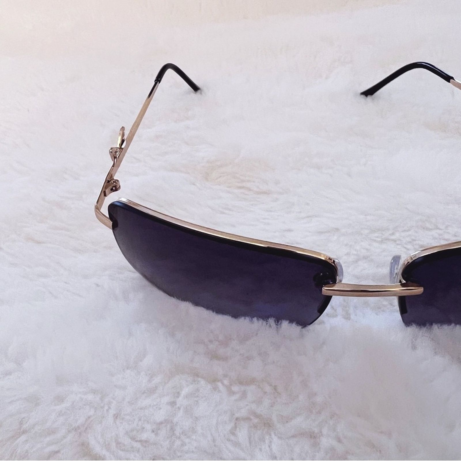 Other Delia Black Rimless Butterfly Accent Sunglasses Size ONE SIZE - 5 Thumbnail
