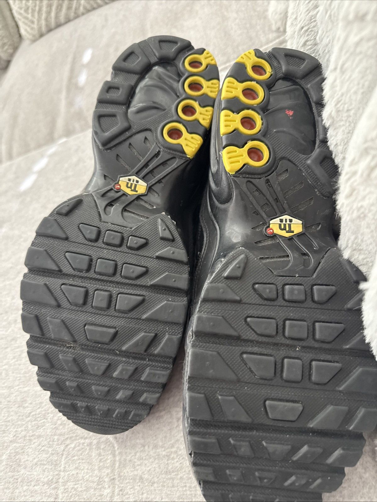 Nike Nike Air Max Plus Tn tuned air black yellow Size US 7 / EU 40 - 3 Thumbnail