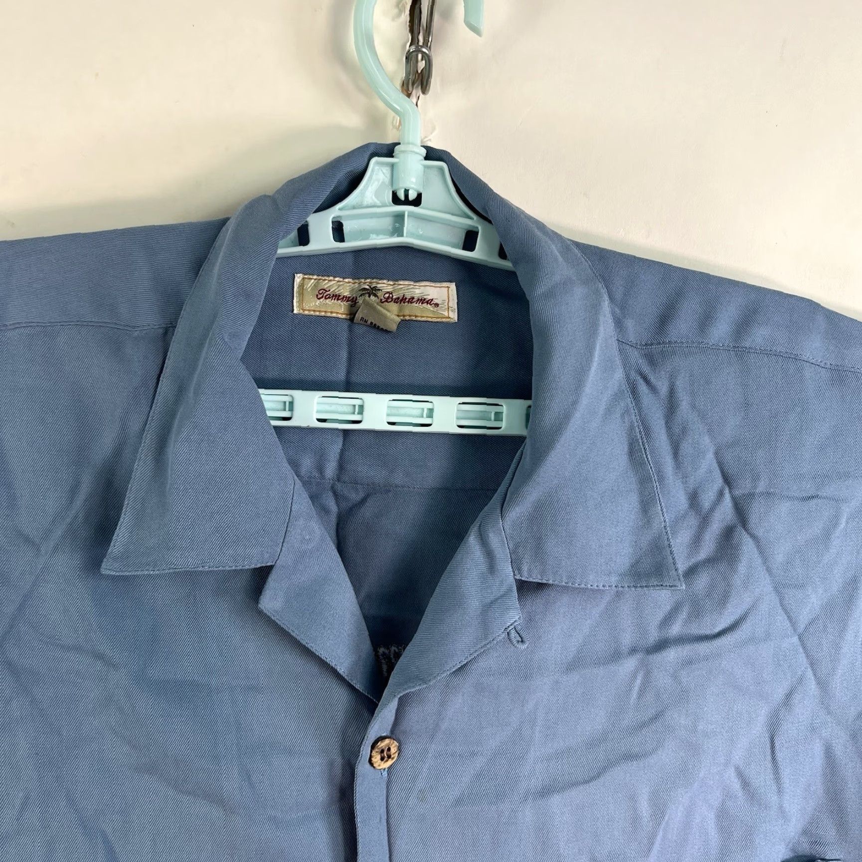 Tommy Bahama Tommy Bahama 100% Silk Button Shirt Men’s Size L Embroidered Big Game Charters Size US L / EU 52-54 / 3 - 5 Thumbnail