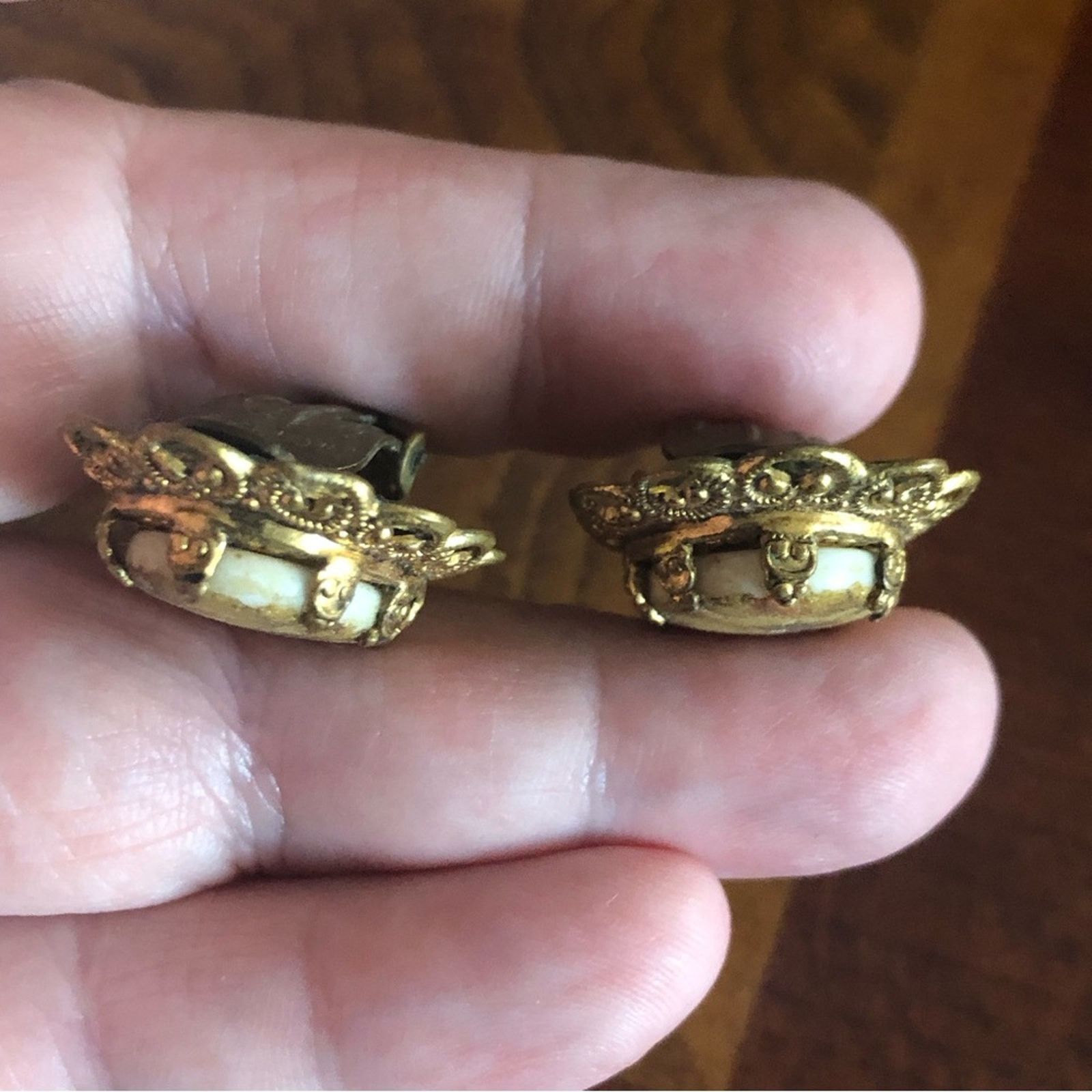 Vintage Vintage floral sugar glass filigree clip on earring Size ONE SIZE - 5 Thumbnail