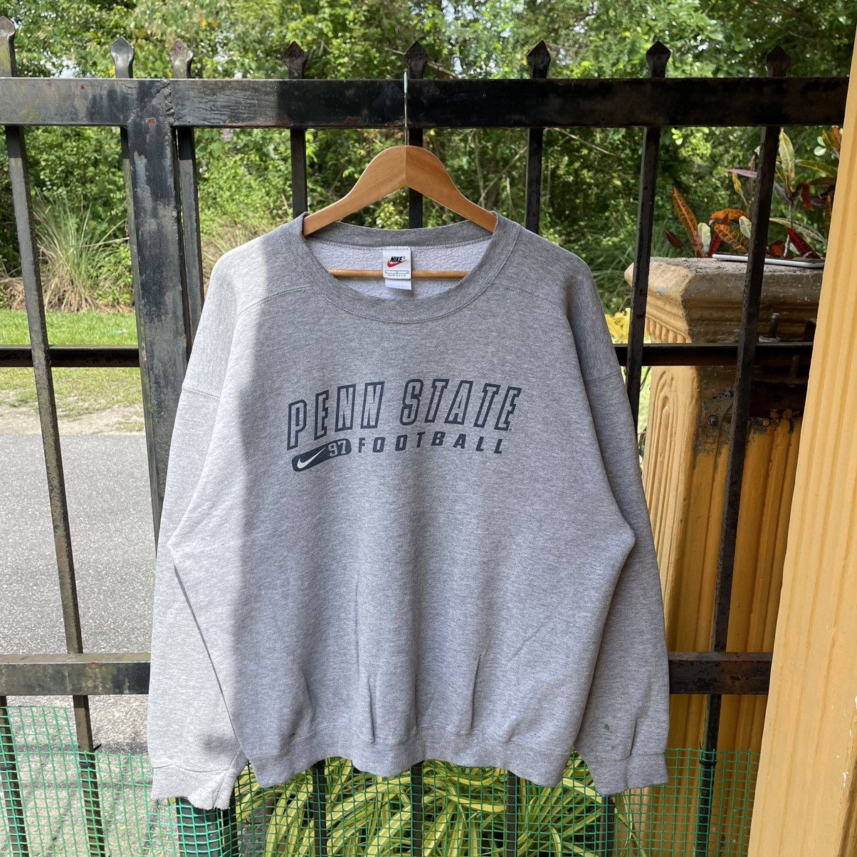 Nike × Vintage 🔥Vintage 1997 Nike Penn State Football Distress Sweatshirts Size US L / EU 52-54 / 3 - 1 Thumbnail
