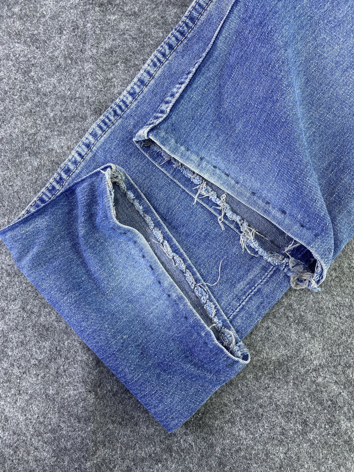 Jean × Levi's × Vintage Vintage Levis 901 Jeans Distress Blue Wash - J917 Size US 34 / EU 50 - 10 Thumbnail