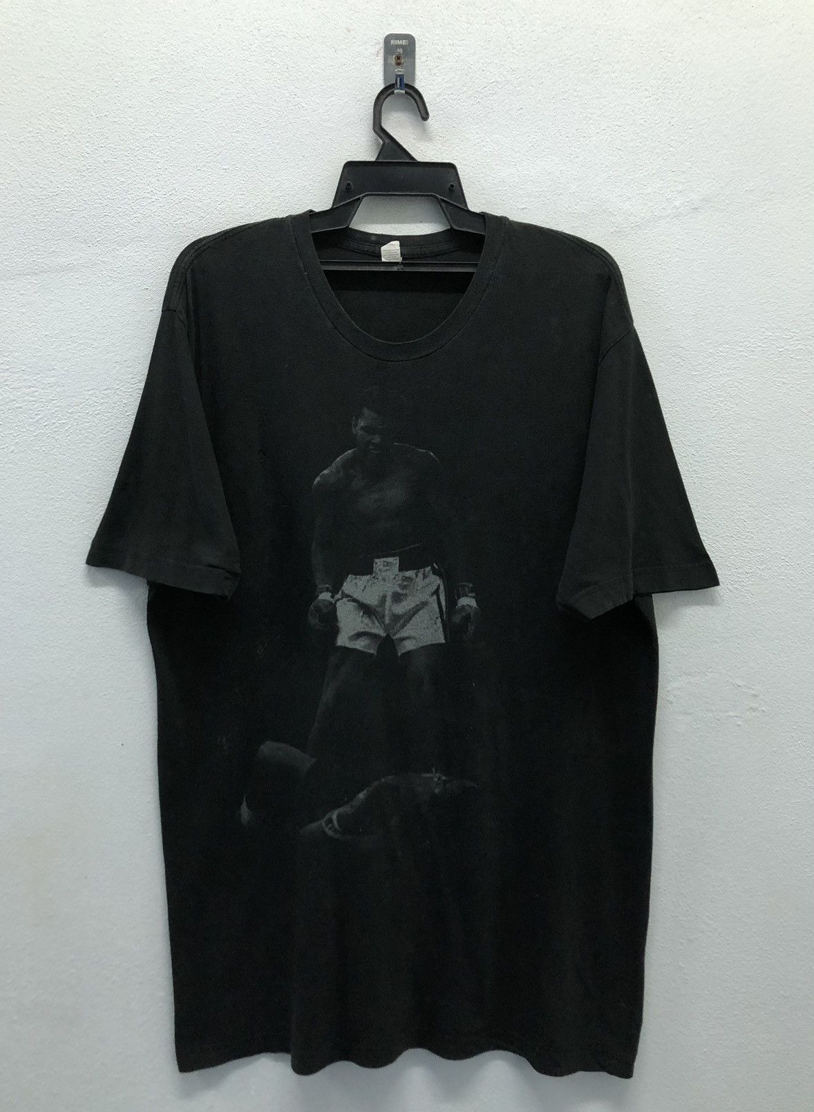 Vintage Vintage Tultex Muhammad Ali T-Shirt Size US XL / EU 56 / 4 - 1 Thumbnail