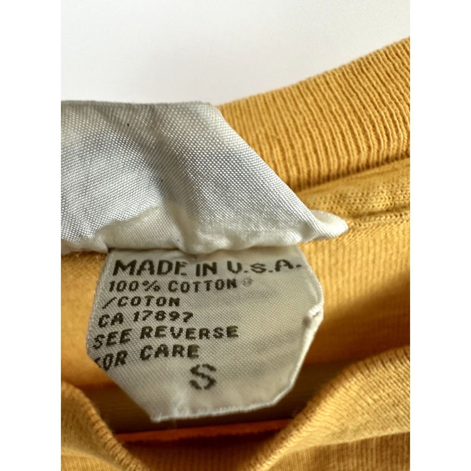 Banana Republic VTG Banana Republic Safari Mustard Selvedge Pocket Oversized T-Shirt S Men's Yellow 80s 90s N/A Size US S / EU 44-46 / 1 - 4 Thumbnail