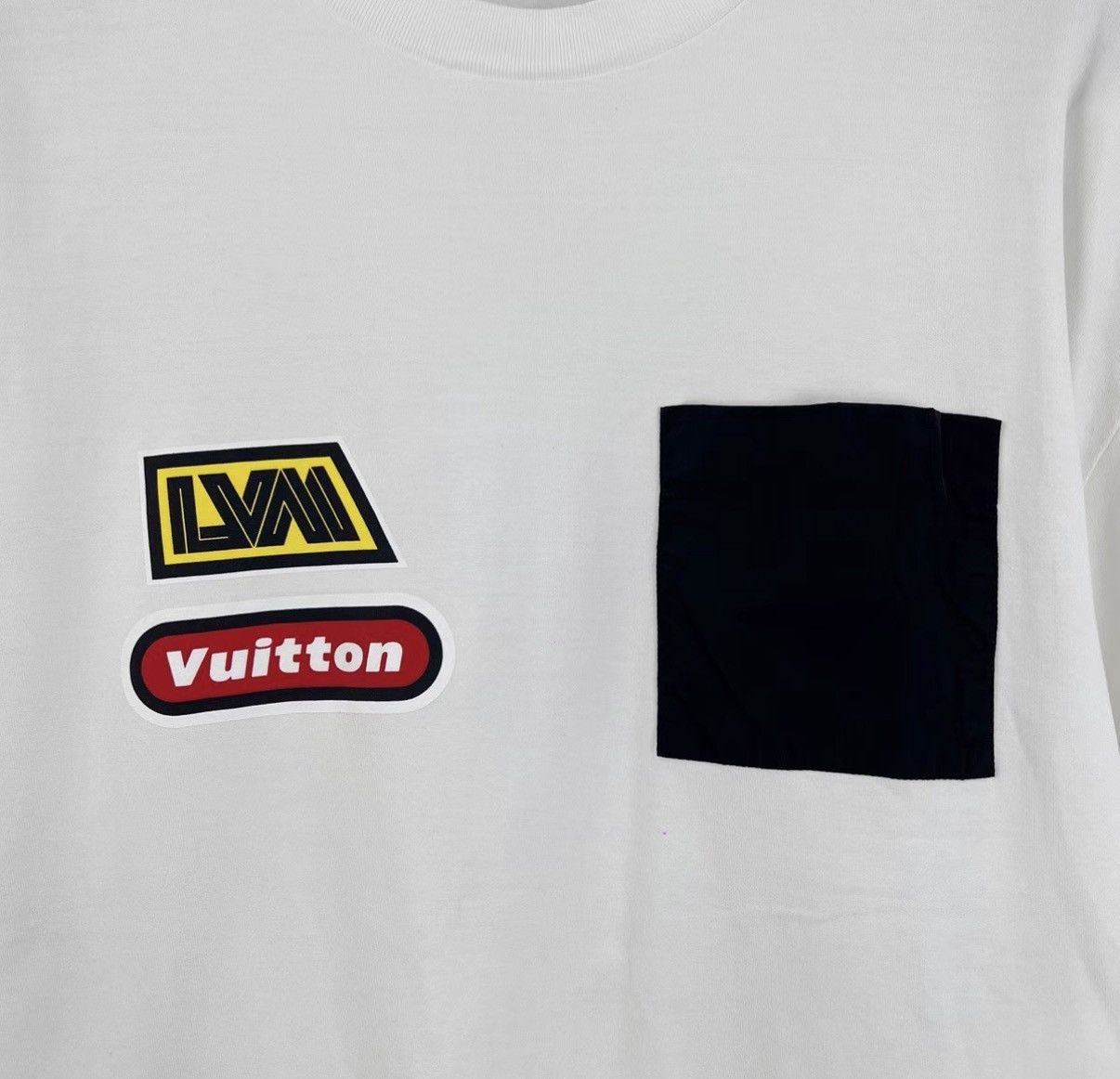Louis Vuitton Louis Vuitton Graffiti Letter Pocket Panel Short Sleeve K12 Size US XXL / EU 58 / 5 - 4 Thumbnail