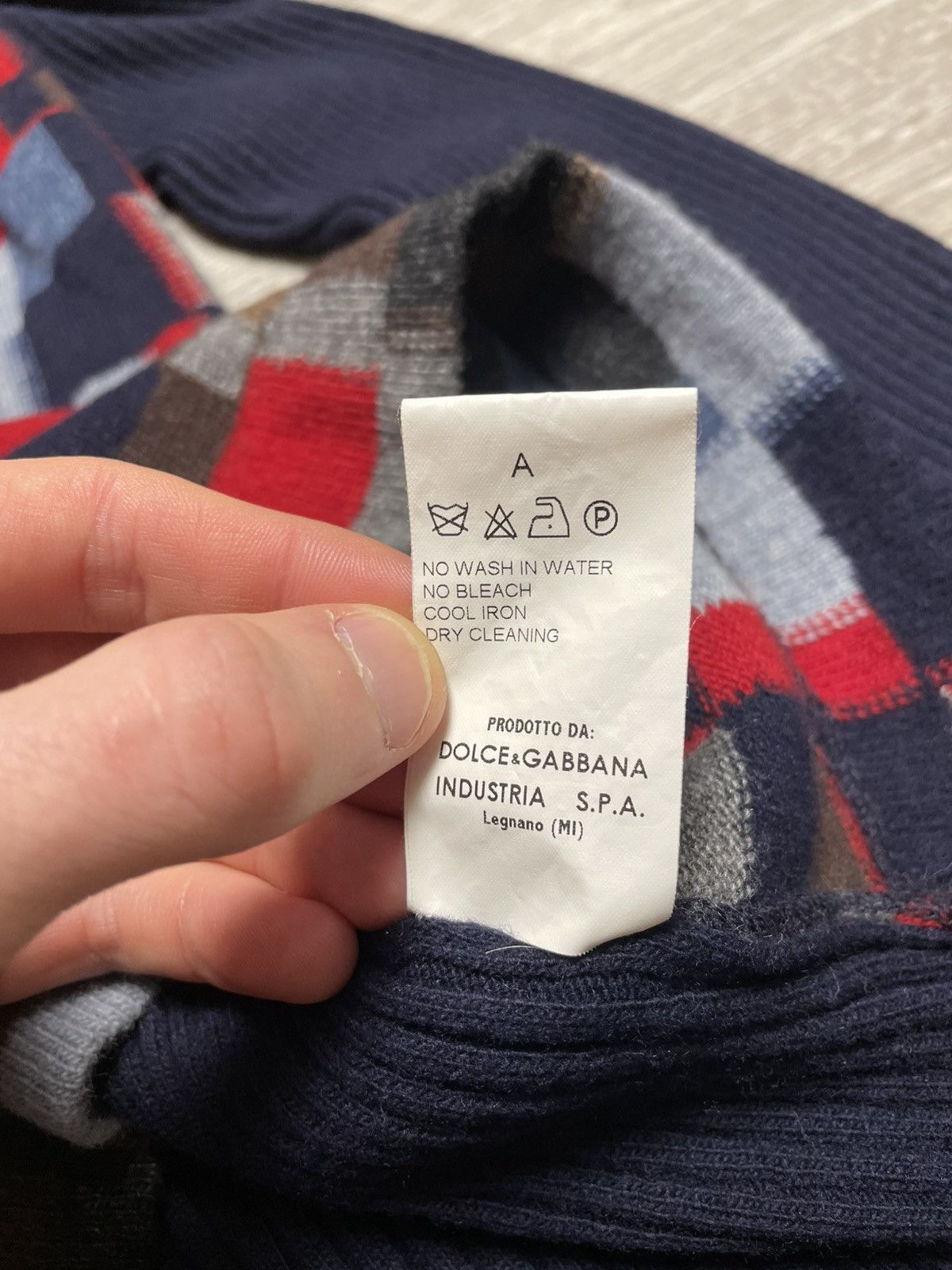 Dolce & Gabbana Dolce Gabbana Multicolored Checkered Pattern V-Neck Sweater Size L / US 10 / IT 46 - 19 Thumbnail