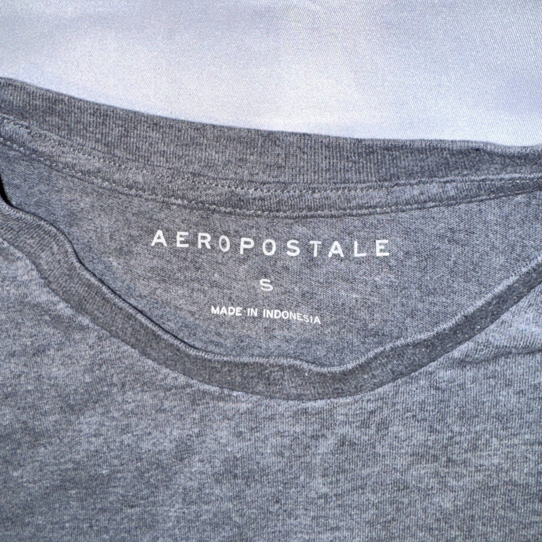 Aeropostale Aeropostale Tshirt Rose Box Logo Gray Short Sleeve Embroiderd - S Size S / US 4 / IT 40 - 3 Thumbnail