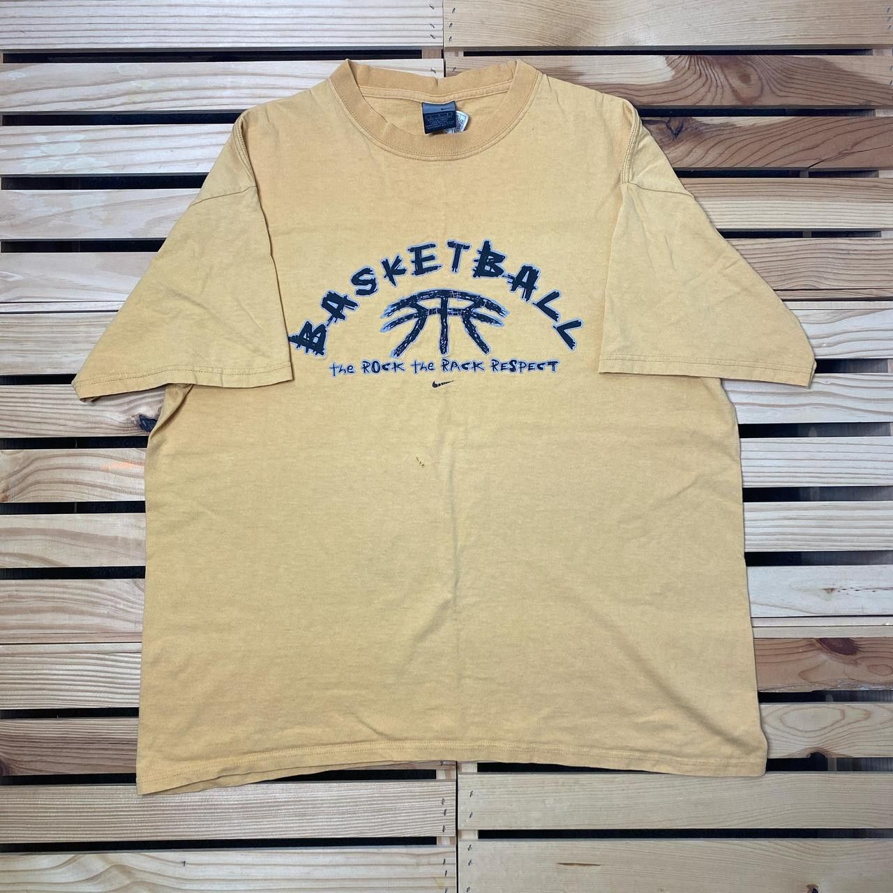Nike Vintage Nike Yellow Basketball Tee Size Large Size US L / EU 52-54 / 3 - 1 Thumbnail