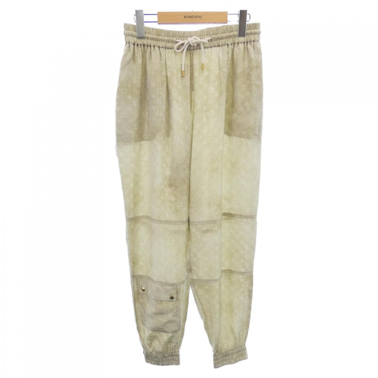 Louis Vuitton Louis Vuitton Louis Vuitton Monogram Cloud Lounge Pants Silk Pants Textile Pants FNPA20D96 DUTY FREE for USA Size ONE SIZE - 1 Thumbnail