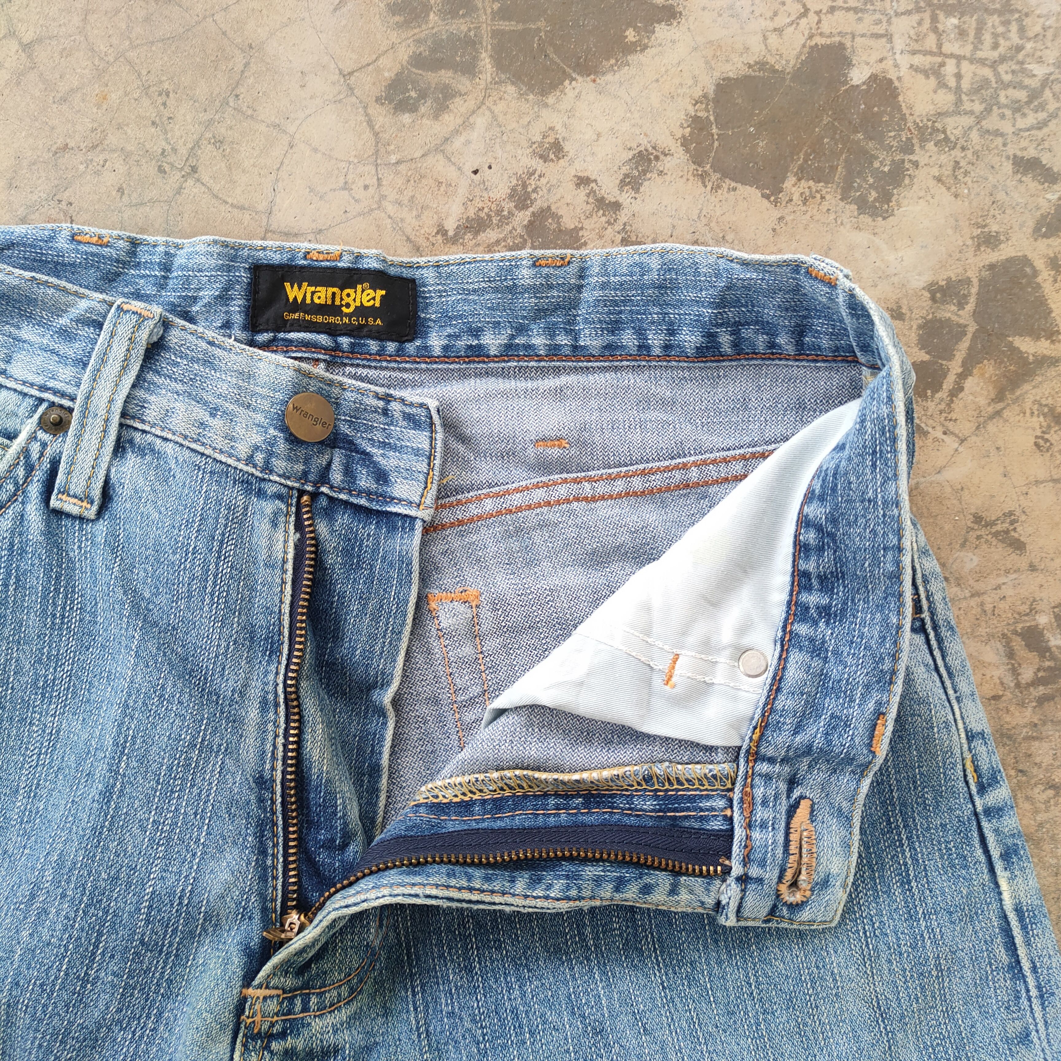 Wrangler W30 VINTAGE WRANGLER DISTRESSED RIPPED JEANS DENIM PANTS Size US 30 / EU 46 - 8 Thumbnail