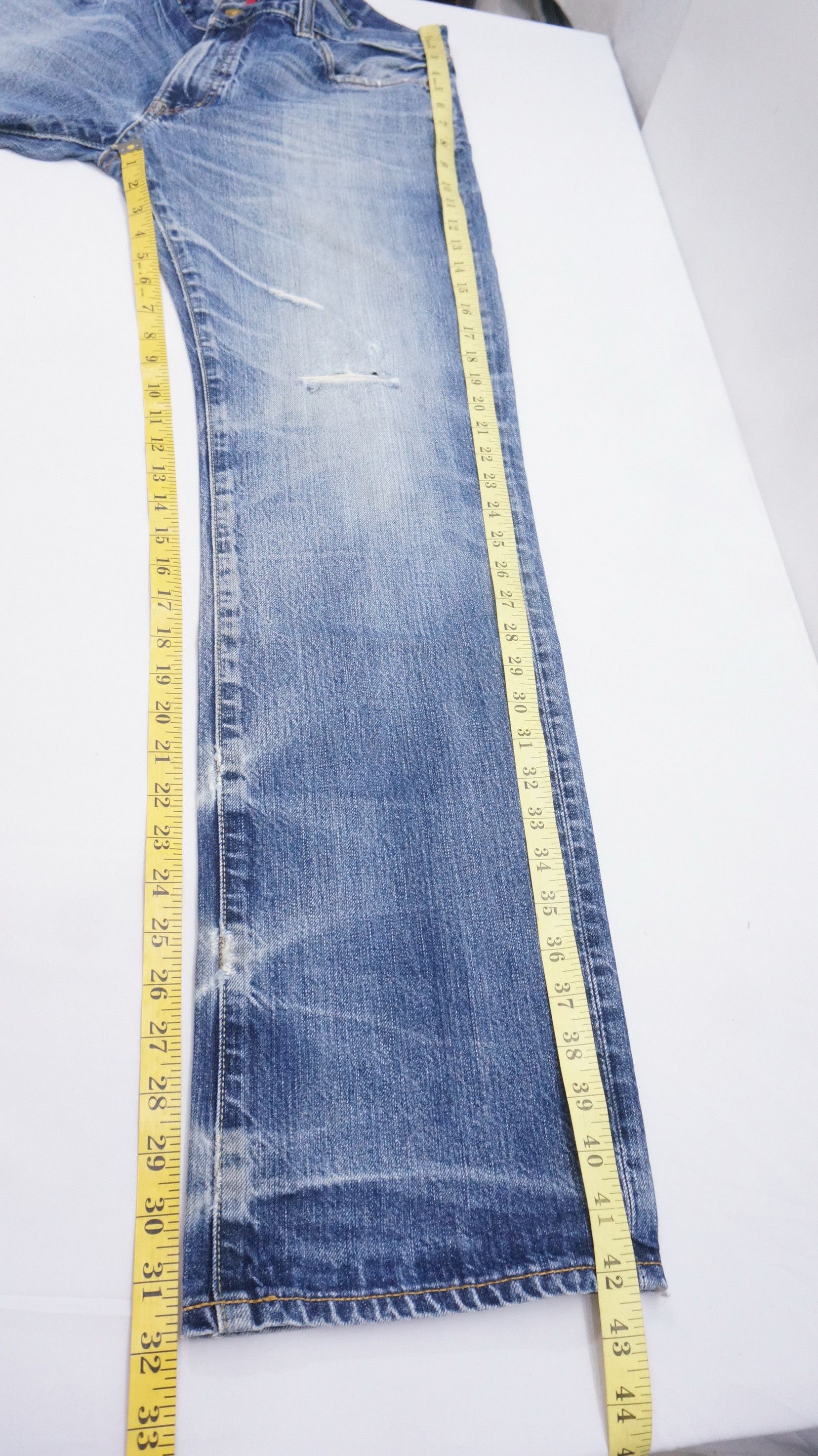 Japanese Brand Uniqlo Jeans UJ S002 Ripped Distressed Jeans W35 Size US 35 - 10 Thumbnail