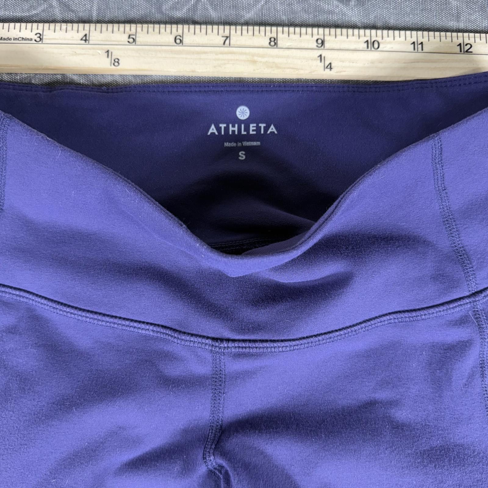 Other Athleta Leggings S Purple Revelation flared yoga pants Size 28" / US 6 / IT 42 - 4 Thumbnail