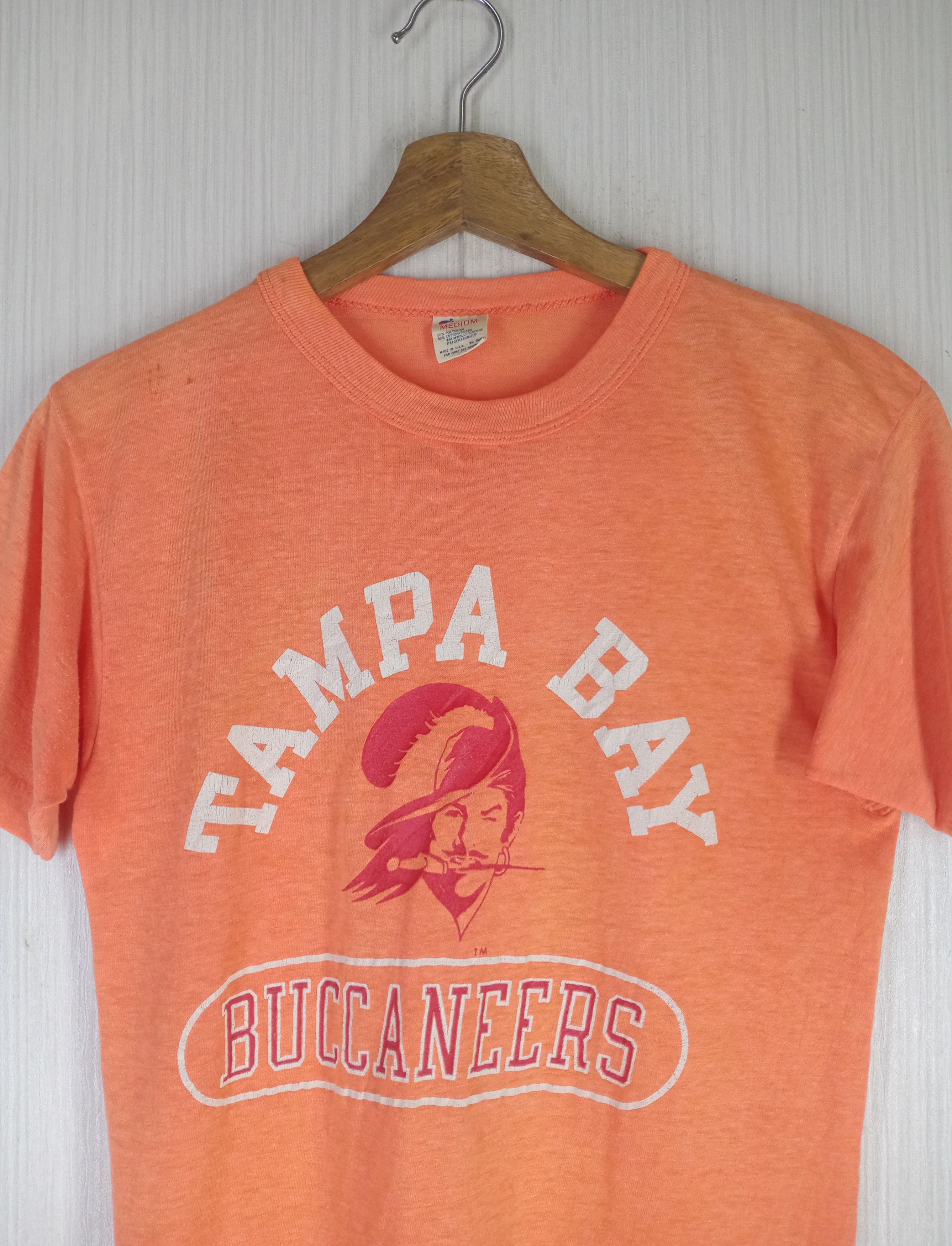 Champion × NFL × Vintage Rare Vintage 80s Champion Tampa Bay Buccaneers NFL Tshirt Size US M / EU 48-50 / 2 - 2 Thumbnail