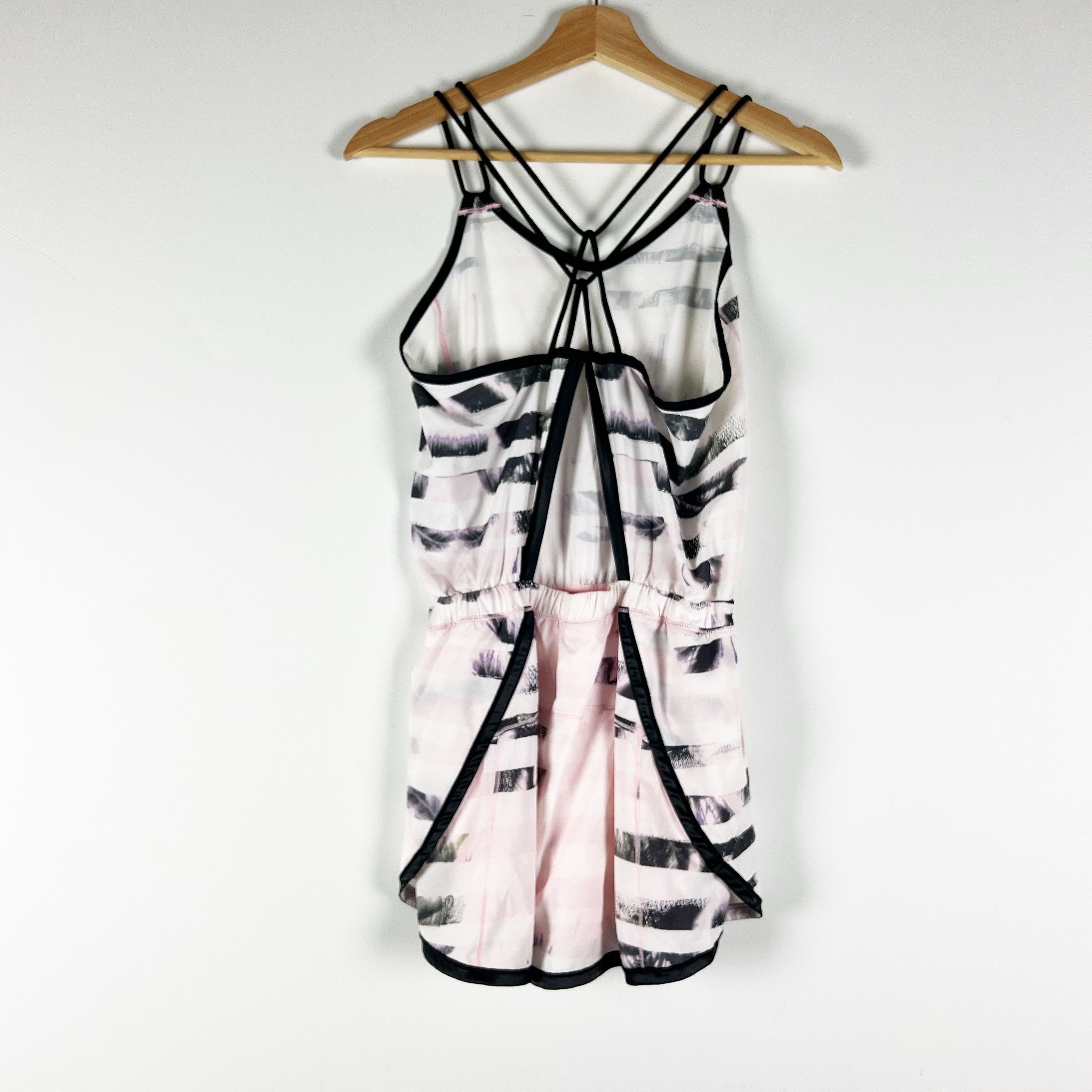 Lululemon Lululemon Sweaty Or Not Runsie Mini Romper Size 27" / US 4 / IT 40 - 2 Thumbnail