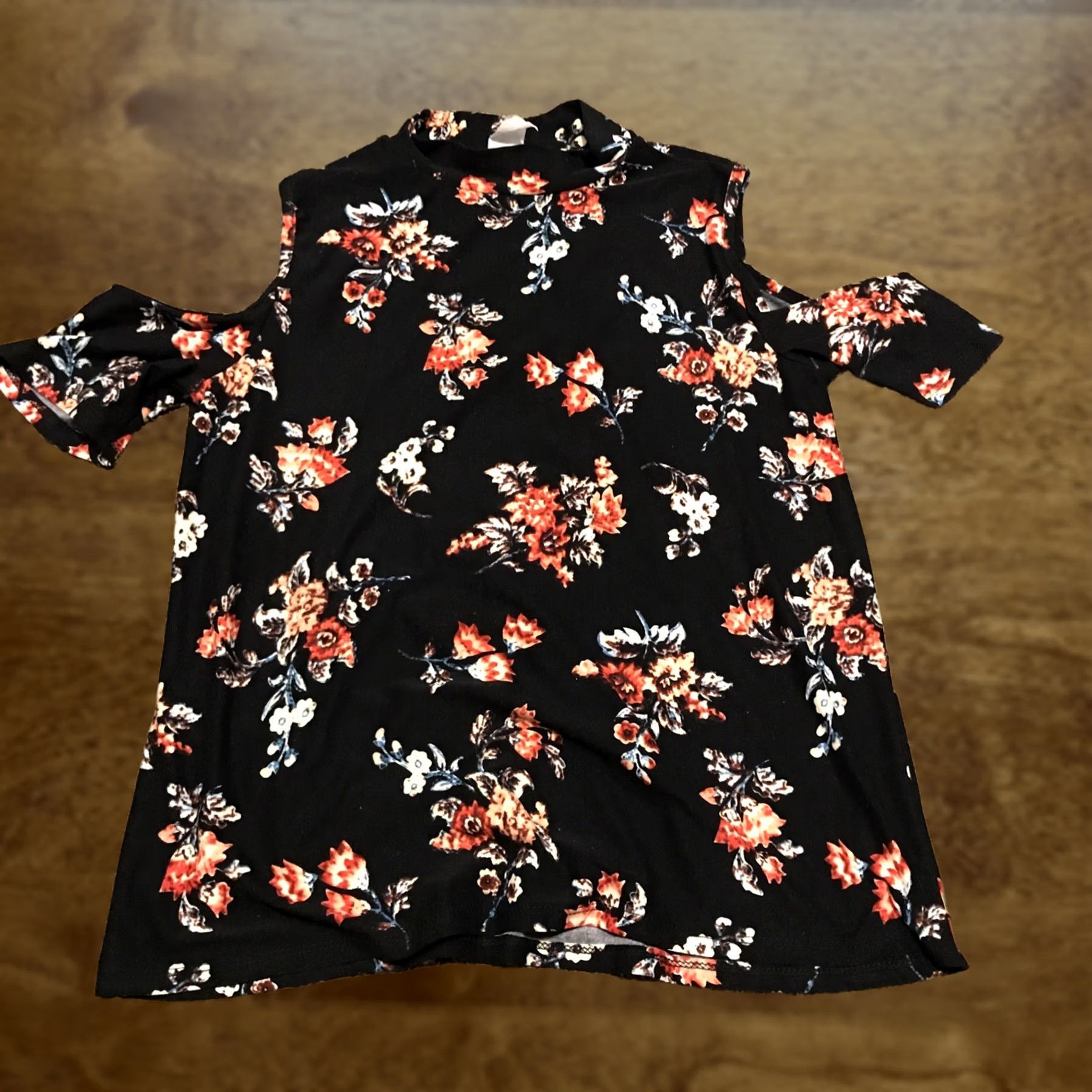 Vintage Reina de Baile M floral polo shirt polyester knit casual blouse Size M / US 6-8 / IT 42-44 - 1 Thumbnail