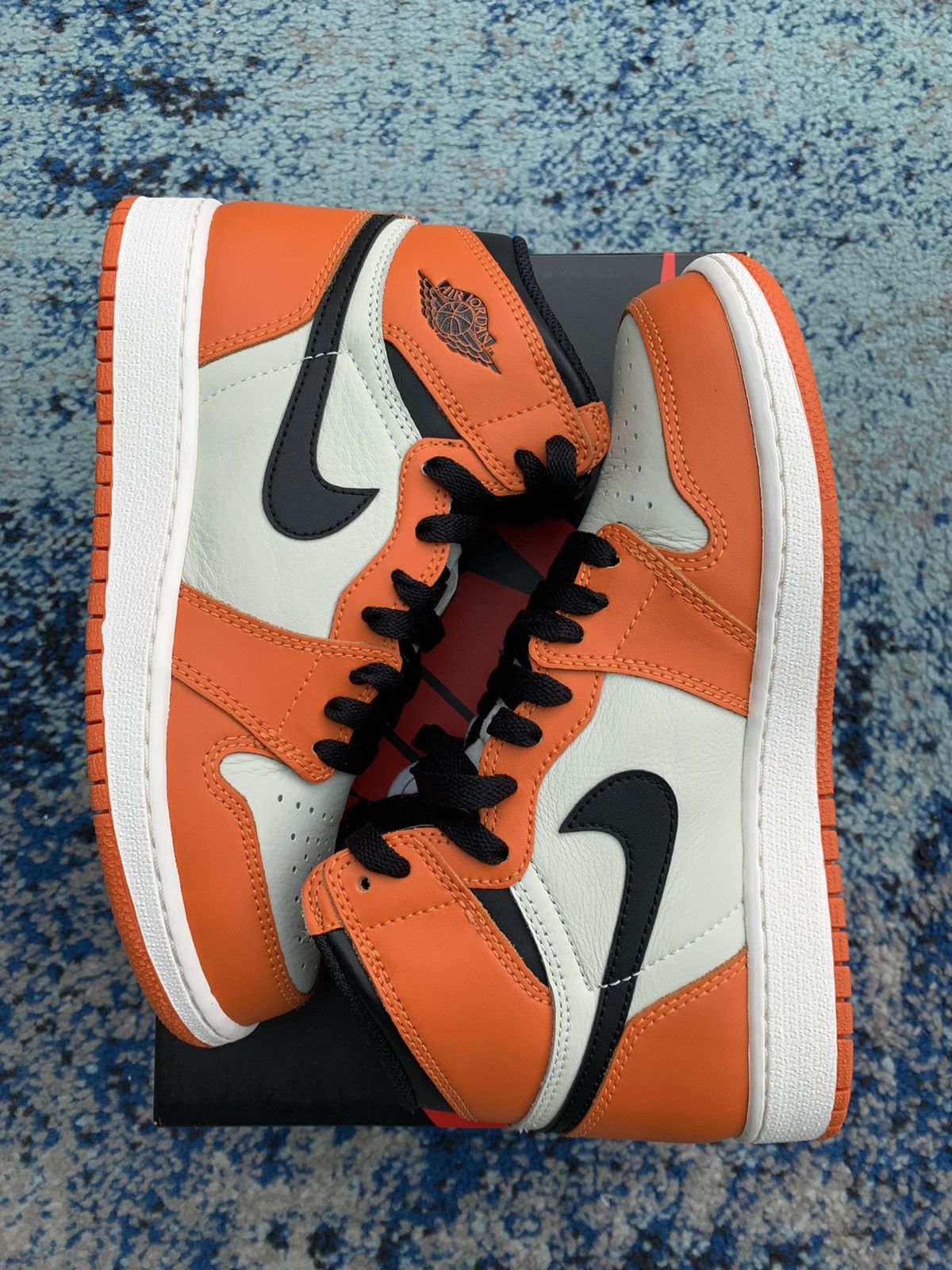 Jordan Brand Jordan 1 Reverse Shattered Backboard GS Size US 6 / EU 39 - 3 Thumbnail