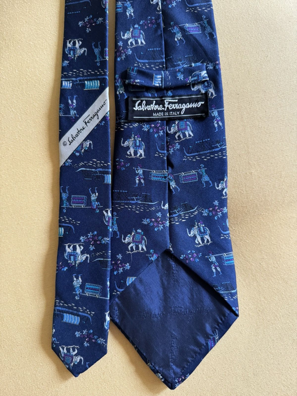 Salvatore Ferragamo Vintage Salvatore Ferragamo Silk Tie – Blue Oriental Motif Size ONE SIZE - 2 Thumbnail