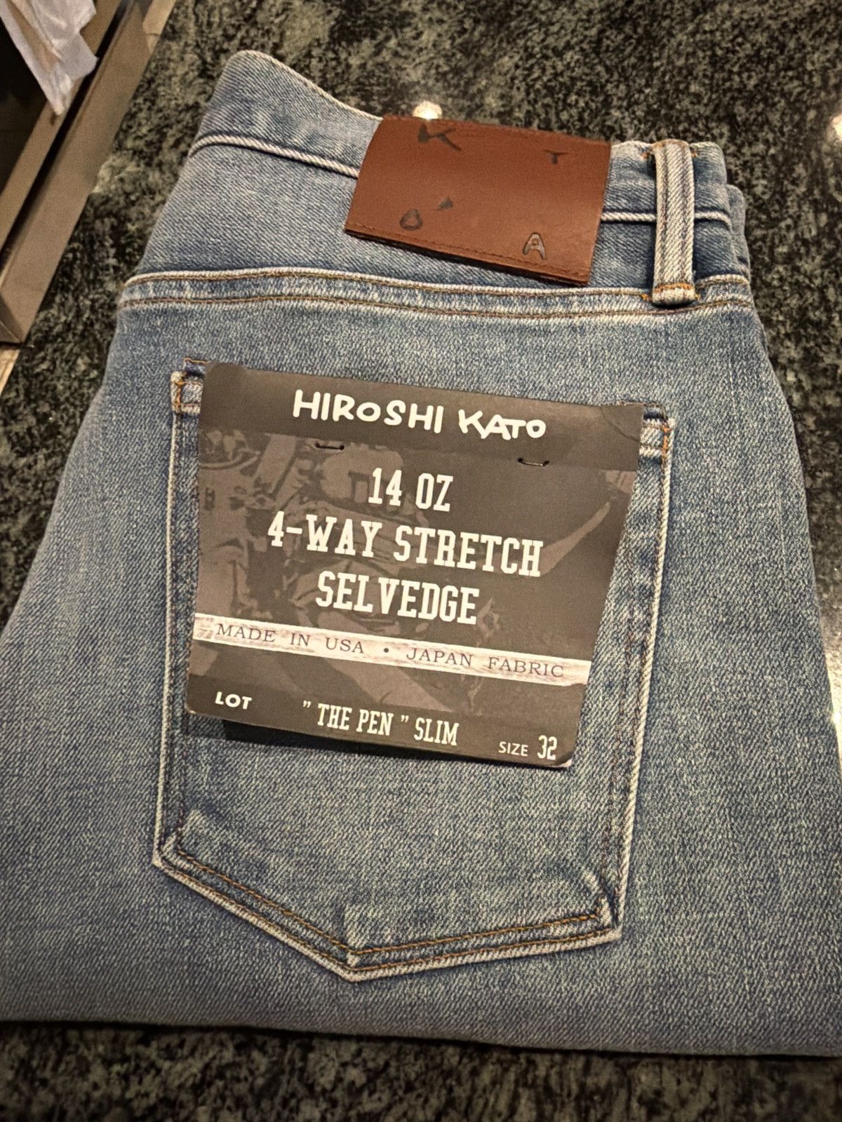 Hiroshi Kato “The Pen” Slim Size US 32 / EU 48 - 1 Thumbnail